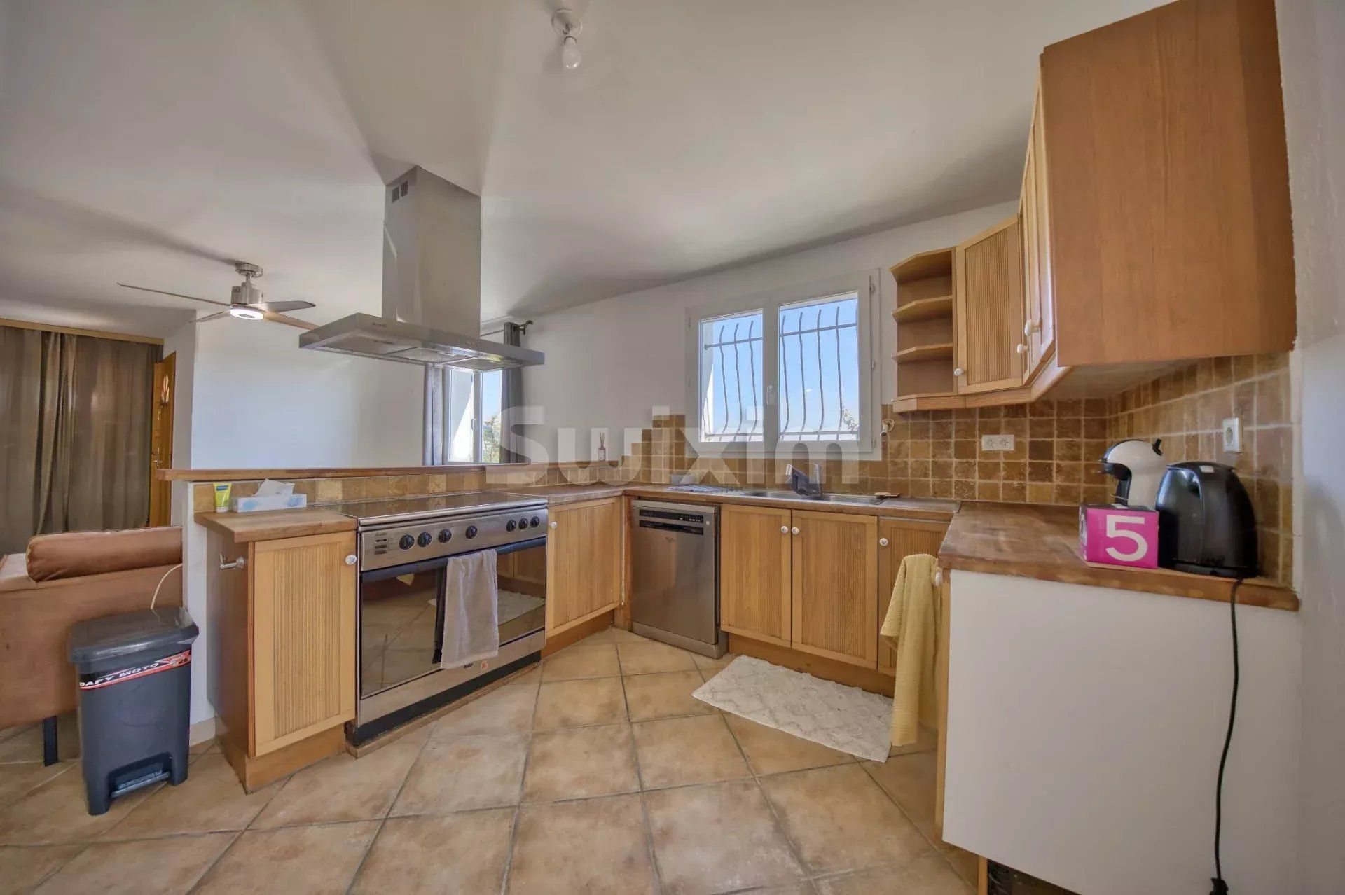 villa 5 Salas en venta en Saint-Denis (30500)