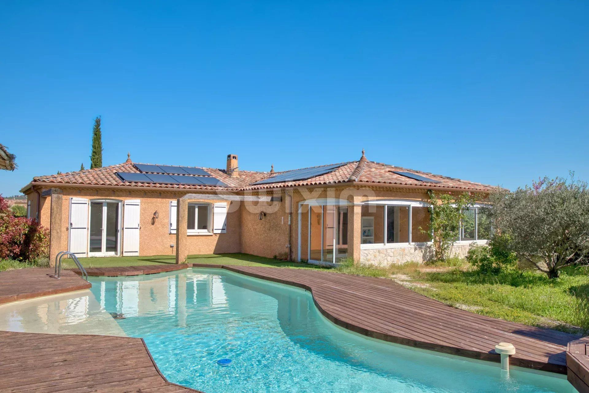 villa 5 Salas en venta en Saint-Denis (30500)