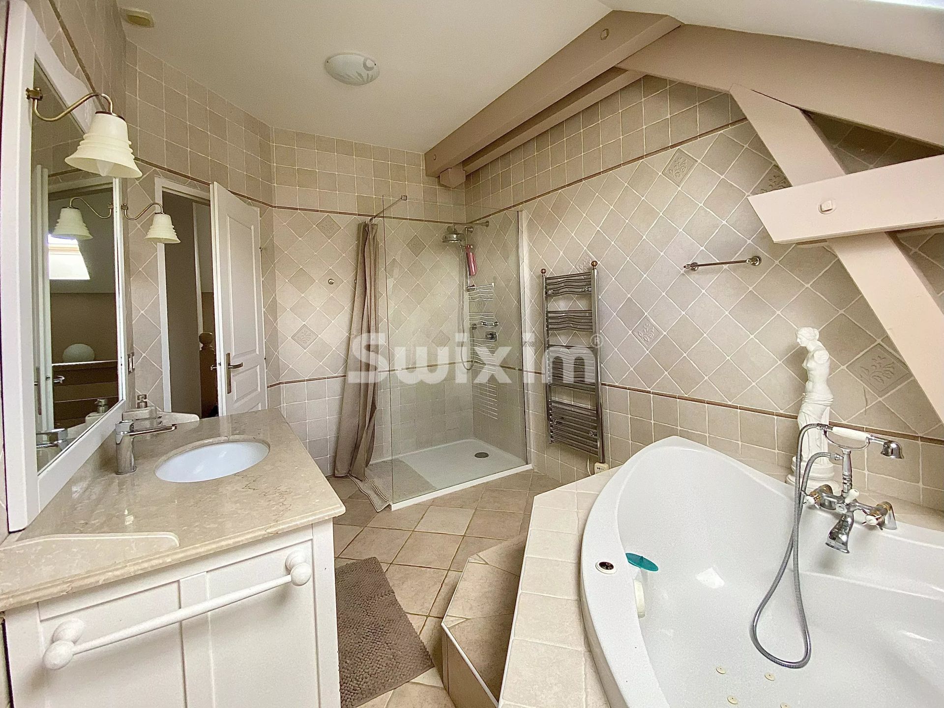 house 6 Rooms for rent on Saint-Sylvestre (74540)