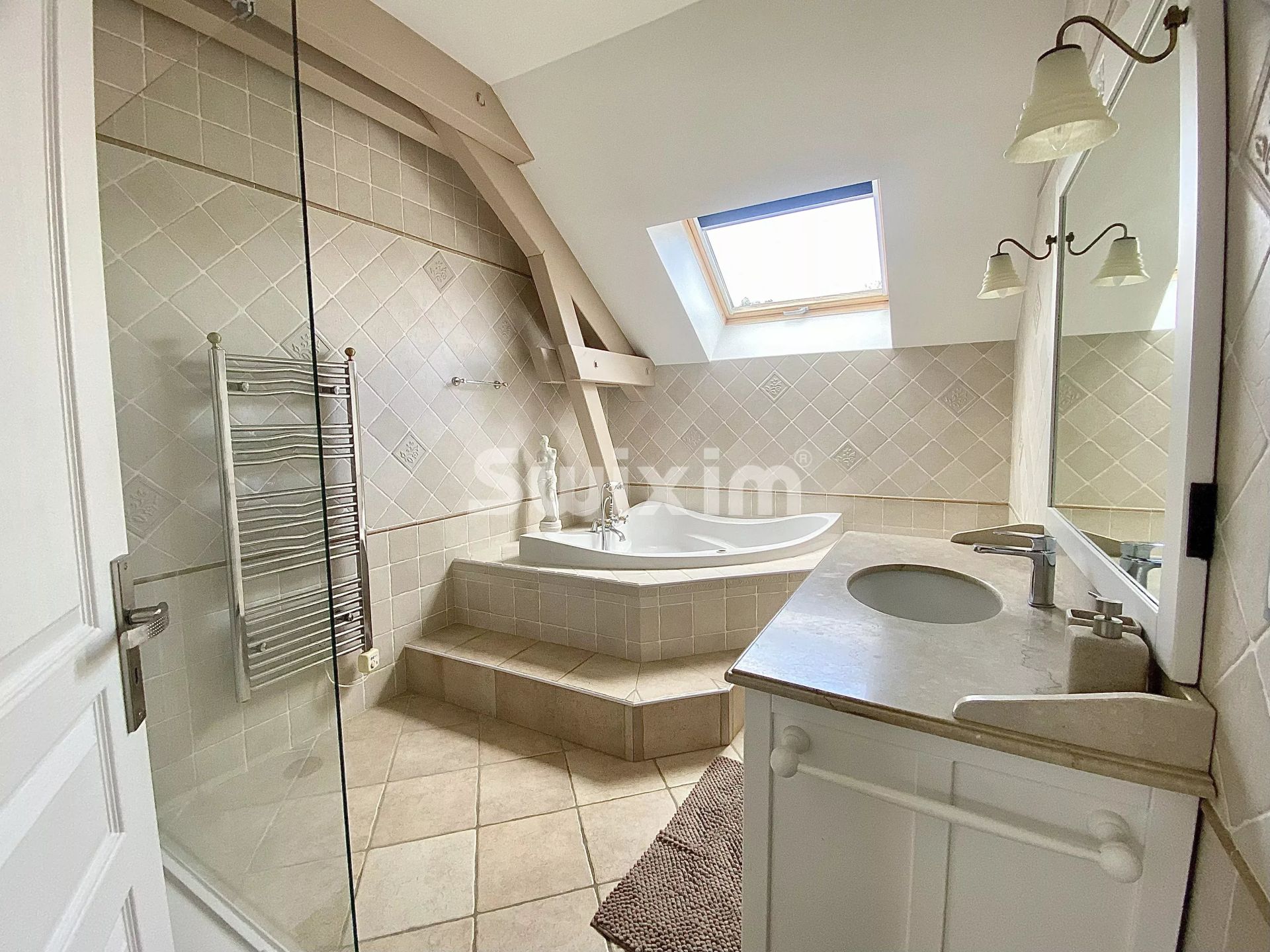 house 6 Rooms for rent on Saint-Sylvestre (74540)