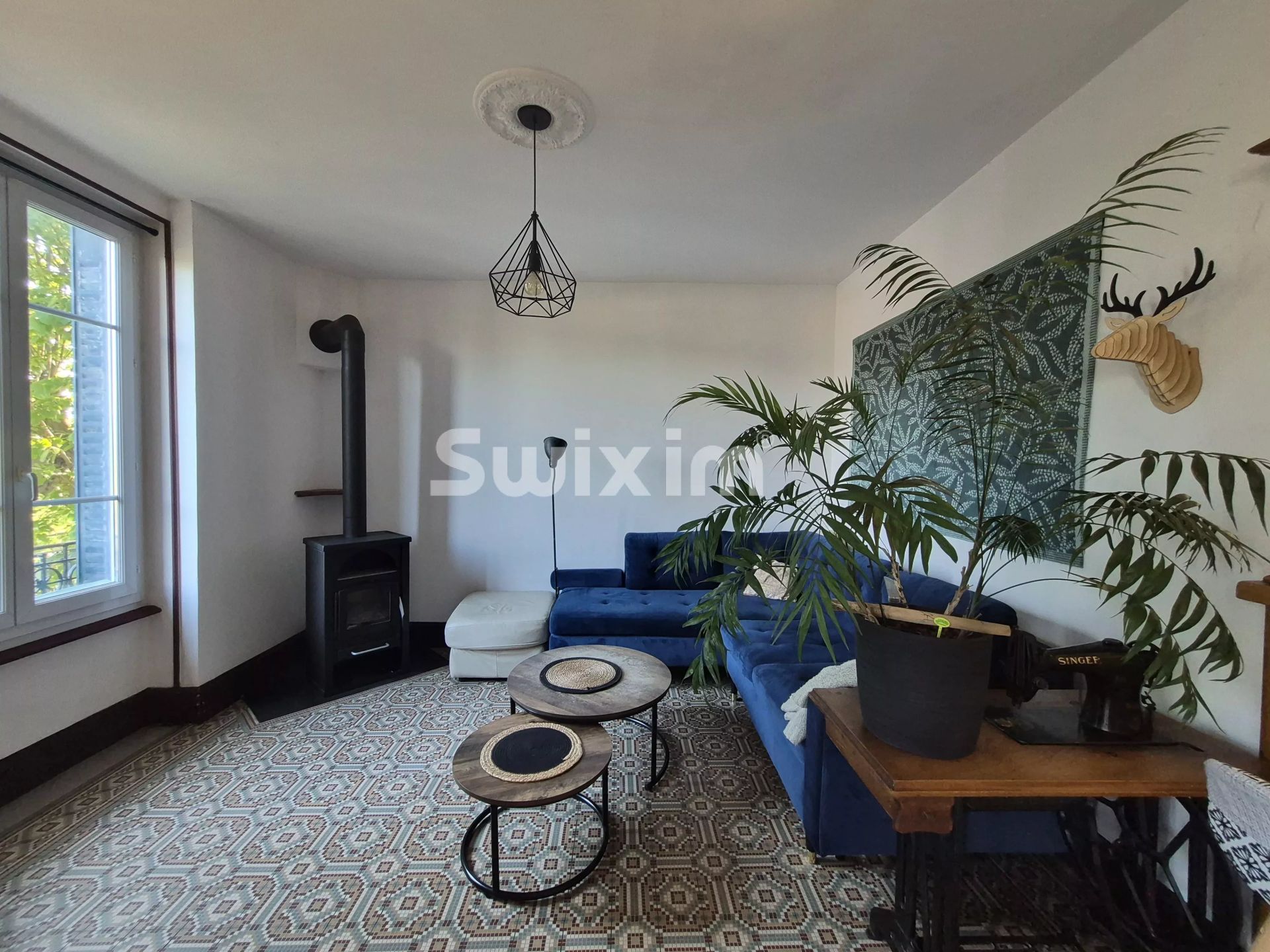 house 6 Rooms for sale on Bussières (71960)