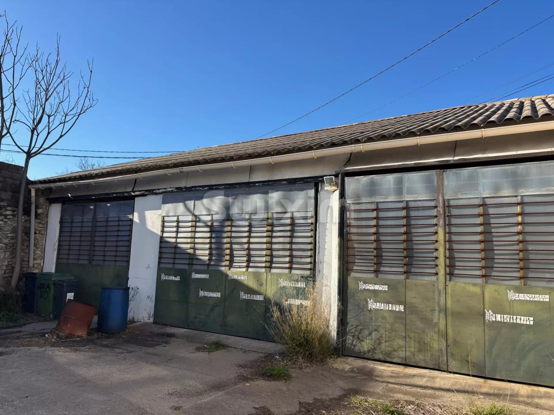 locale commerciale in vendita su Nîmes (30900)