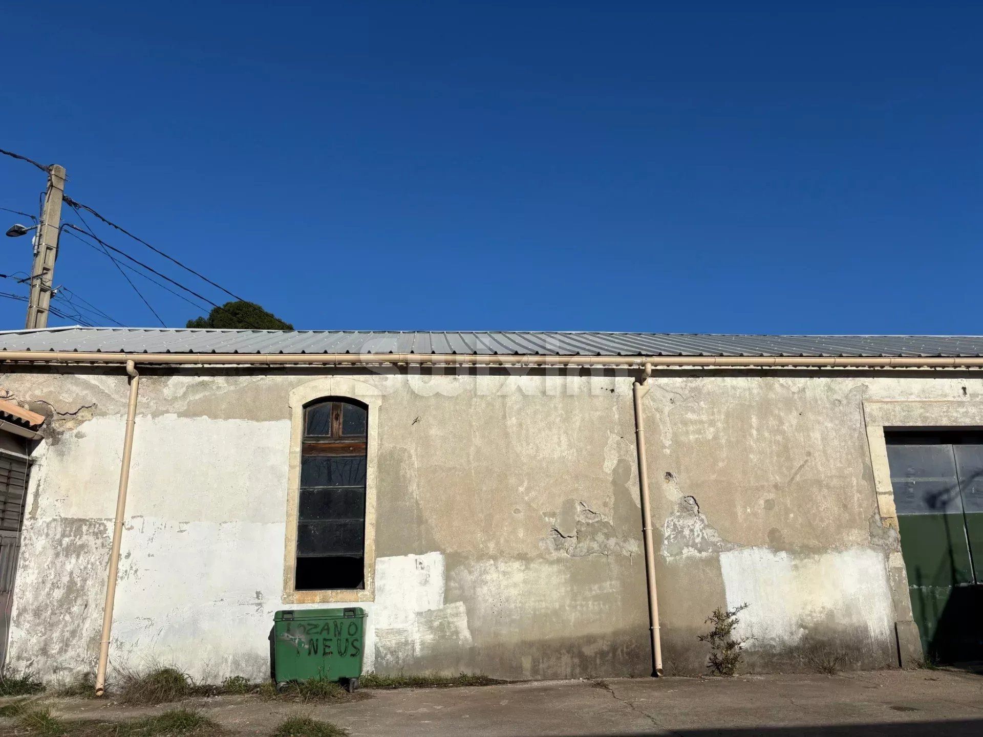 locale commerciale in vendita su Nîmes (30900)