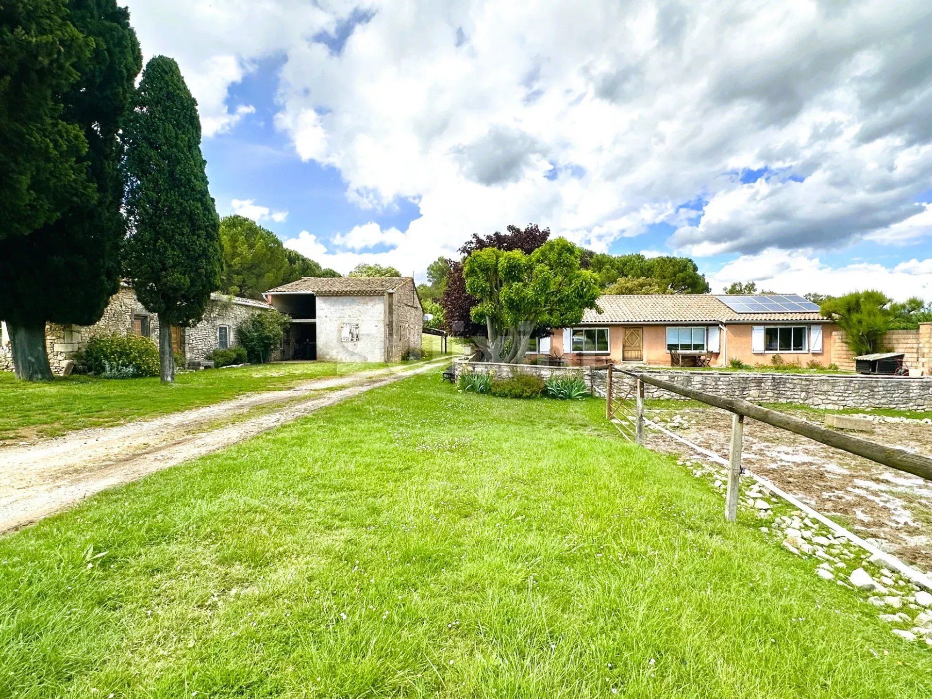 proprietà 5 Camere in vendita su Clarensac (30870)