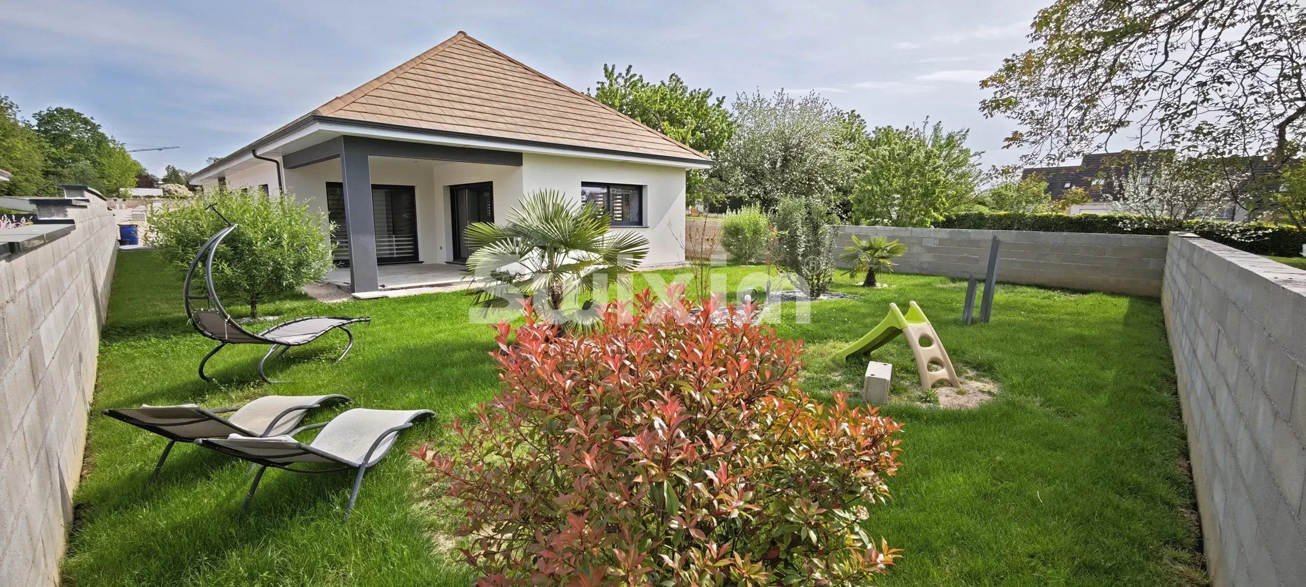 house 5 Rooms for sale on Dole (39100)