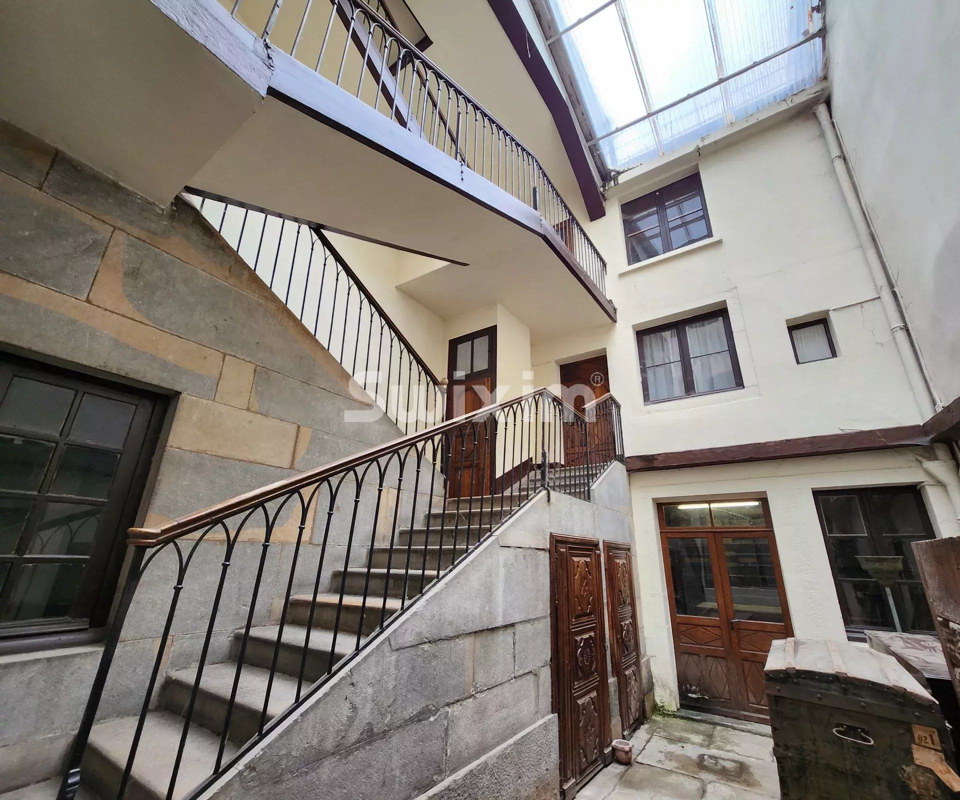 immobile 10 Camere in vendita su Poligny (39800)