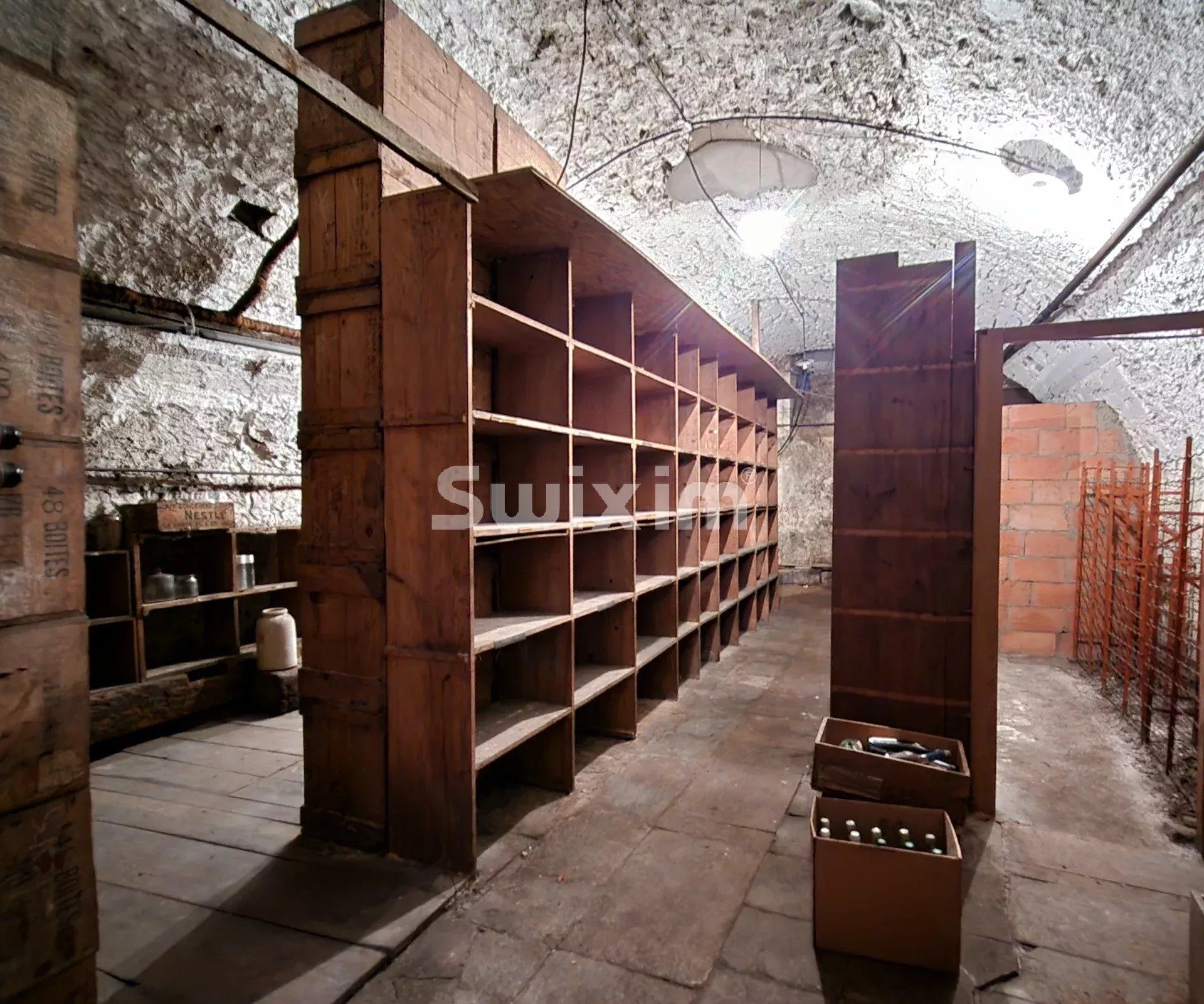 building 10 Rooms for sale on Poligny (39800)