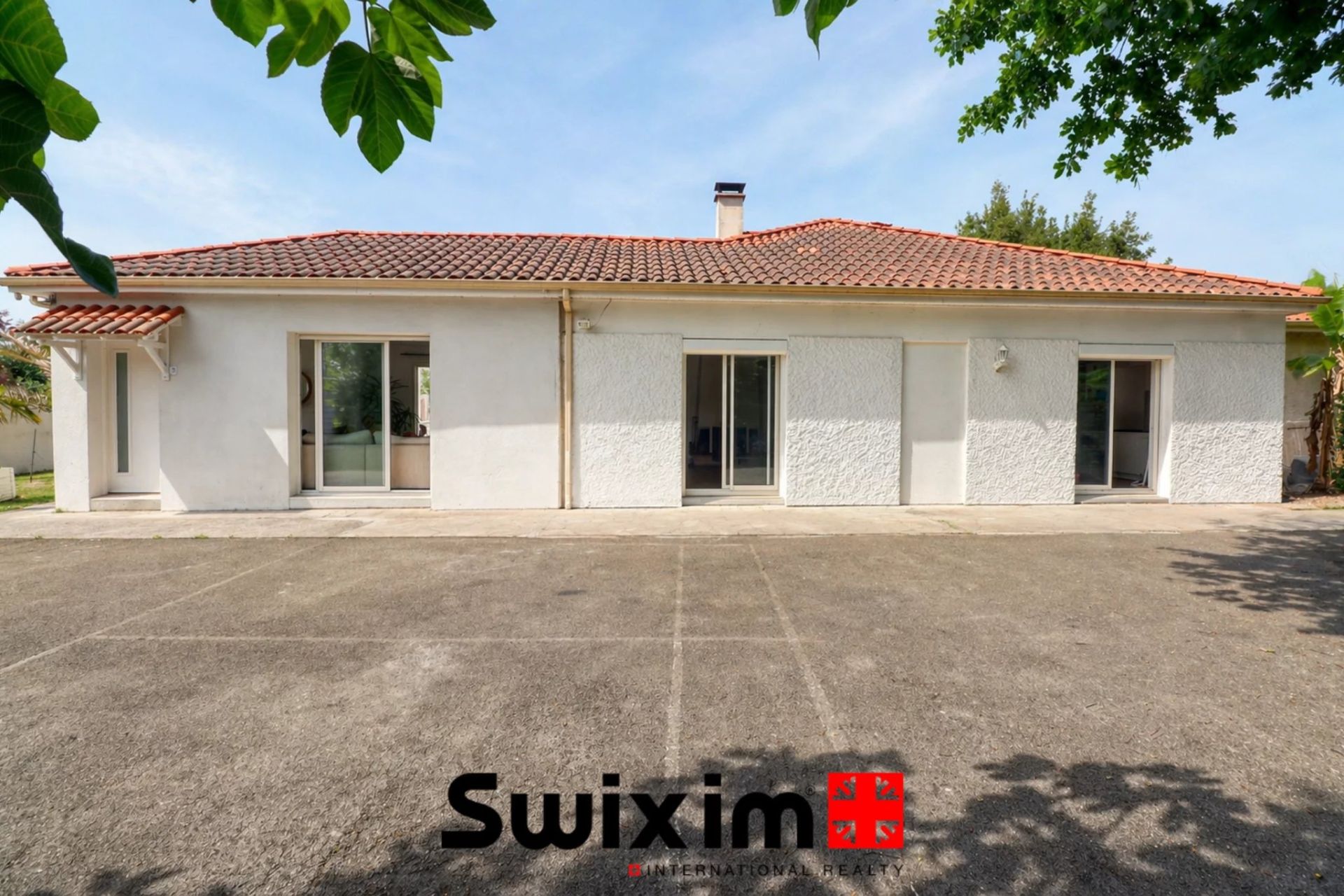 house 6 Rooms for sale on Eysines (33320)