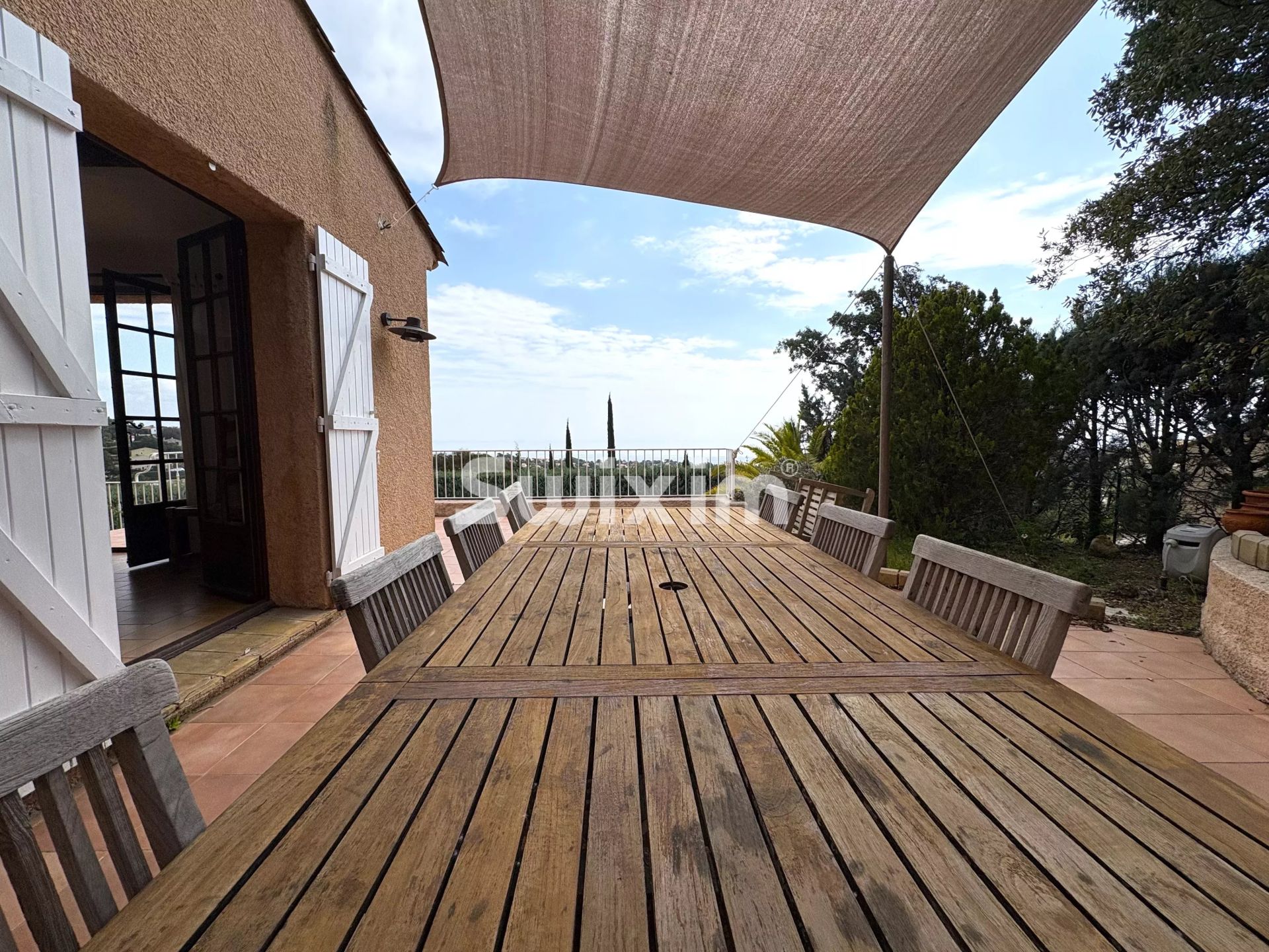 villa 6 Rooms for sale on Sainte-Maxime (83120)