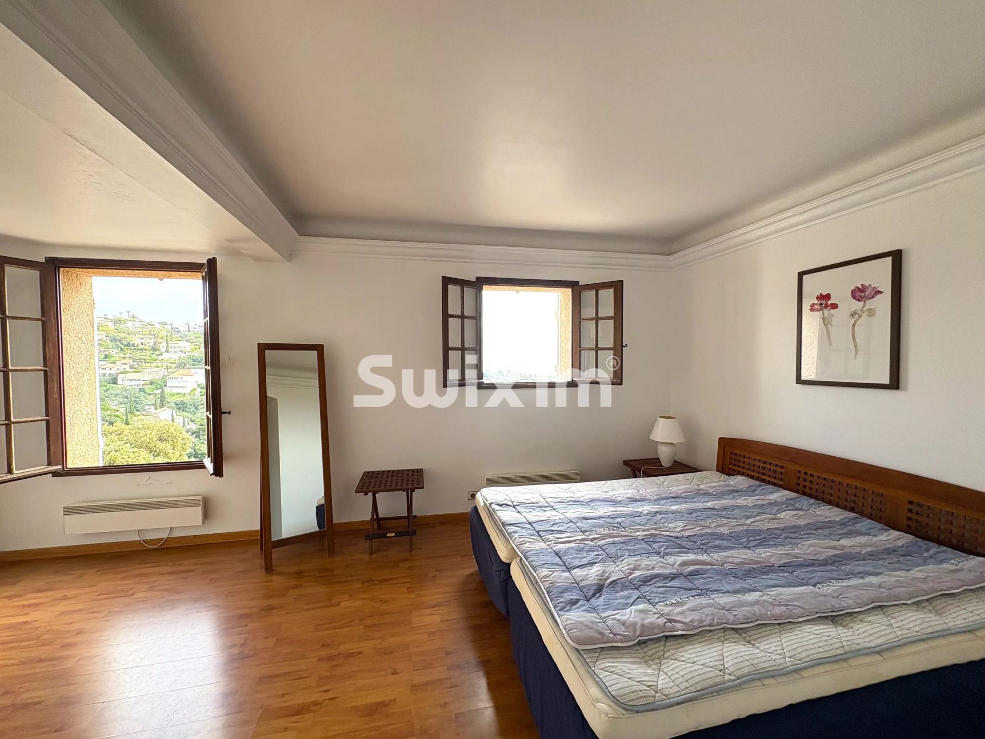 villa 6 Rooms for sale on Sainte-Maxime (83120)