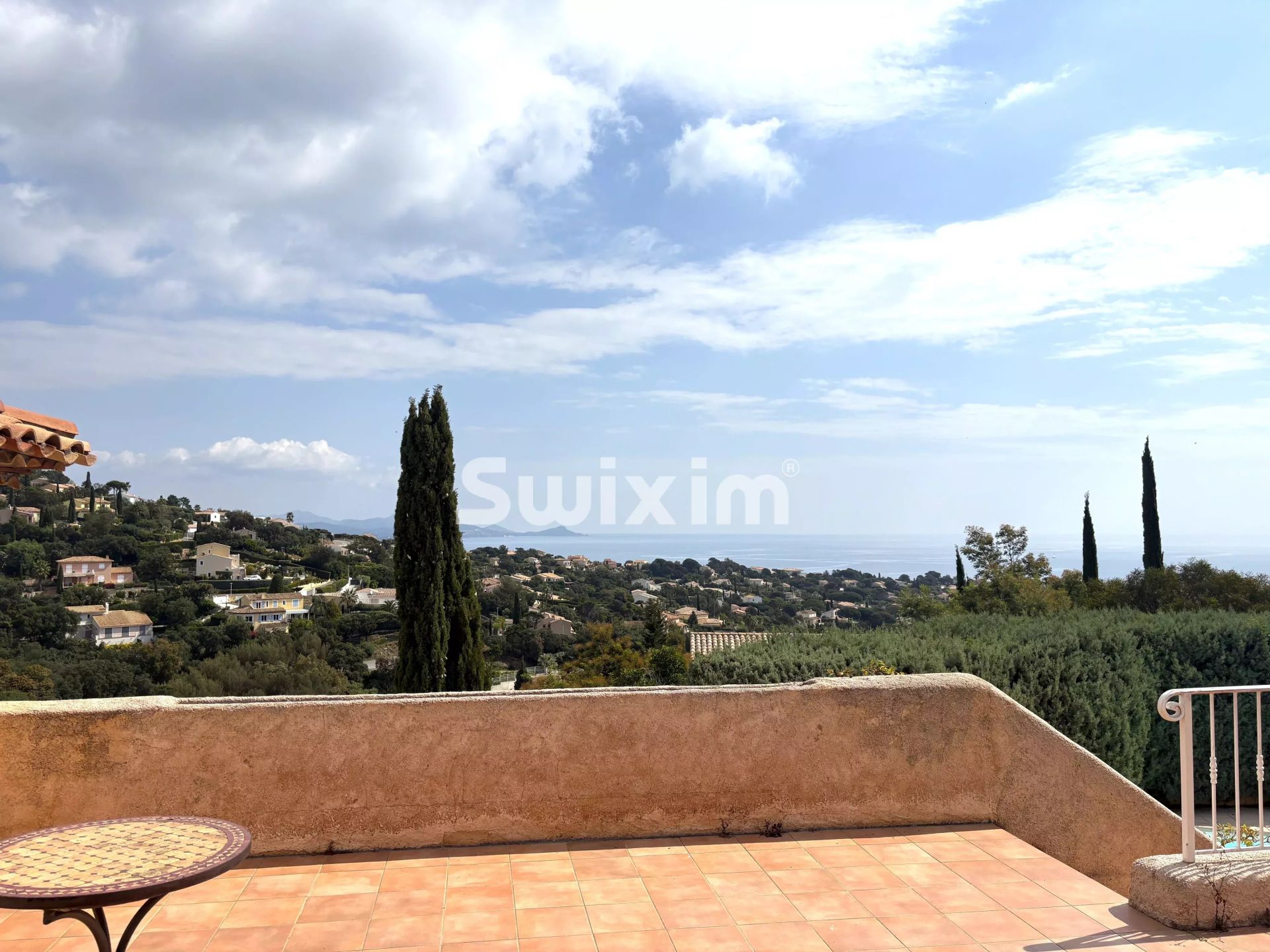 villa 6 Rooms for sale on Sainte-Maxime (83120)