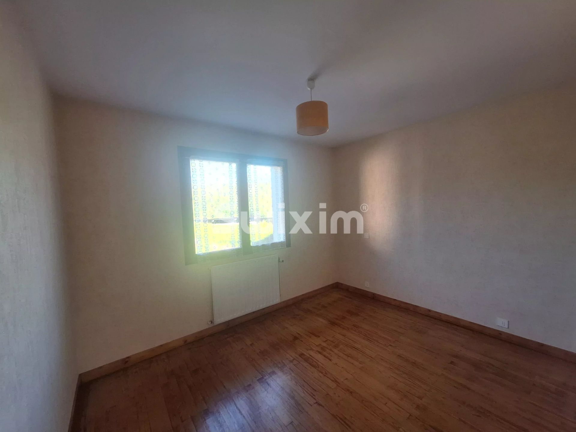 house 6 Rooms for sale on Sillingy (74330)