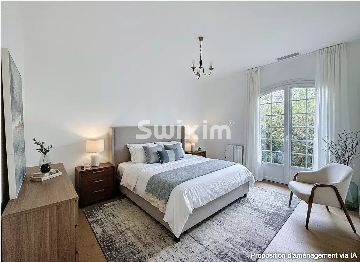 house 8 Rooms for sale on Pessac (33600)