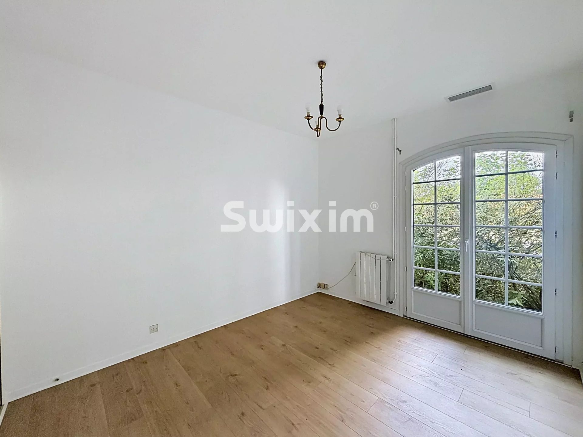 house 8 Rooms for sale on Pessac (33600)