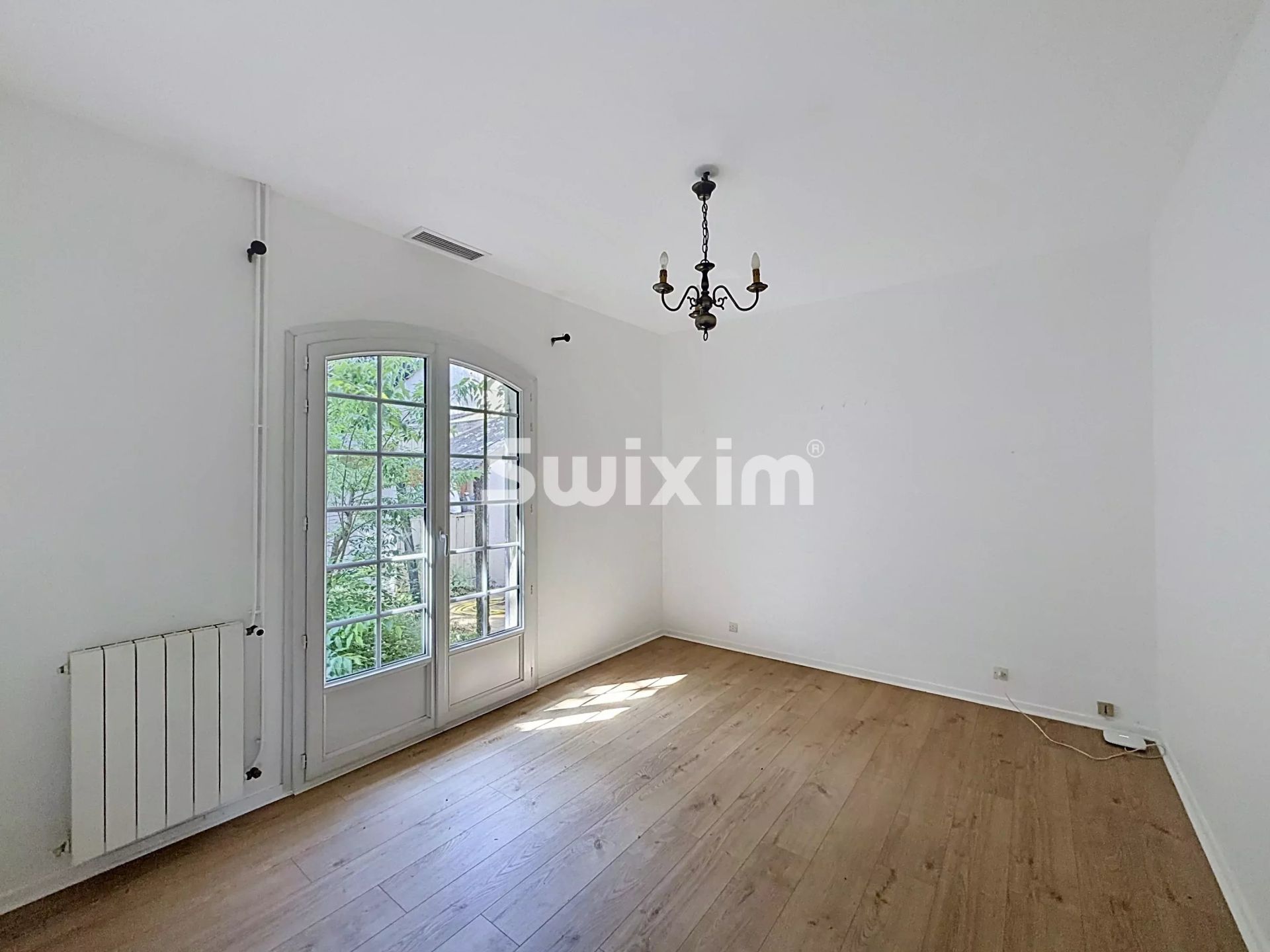 house 8 Rooms for sale on Pessac (33600)