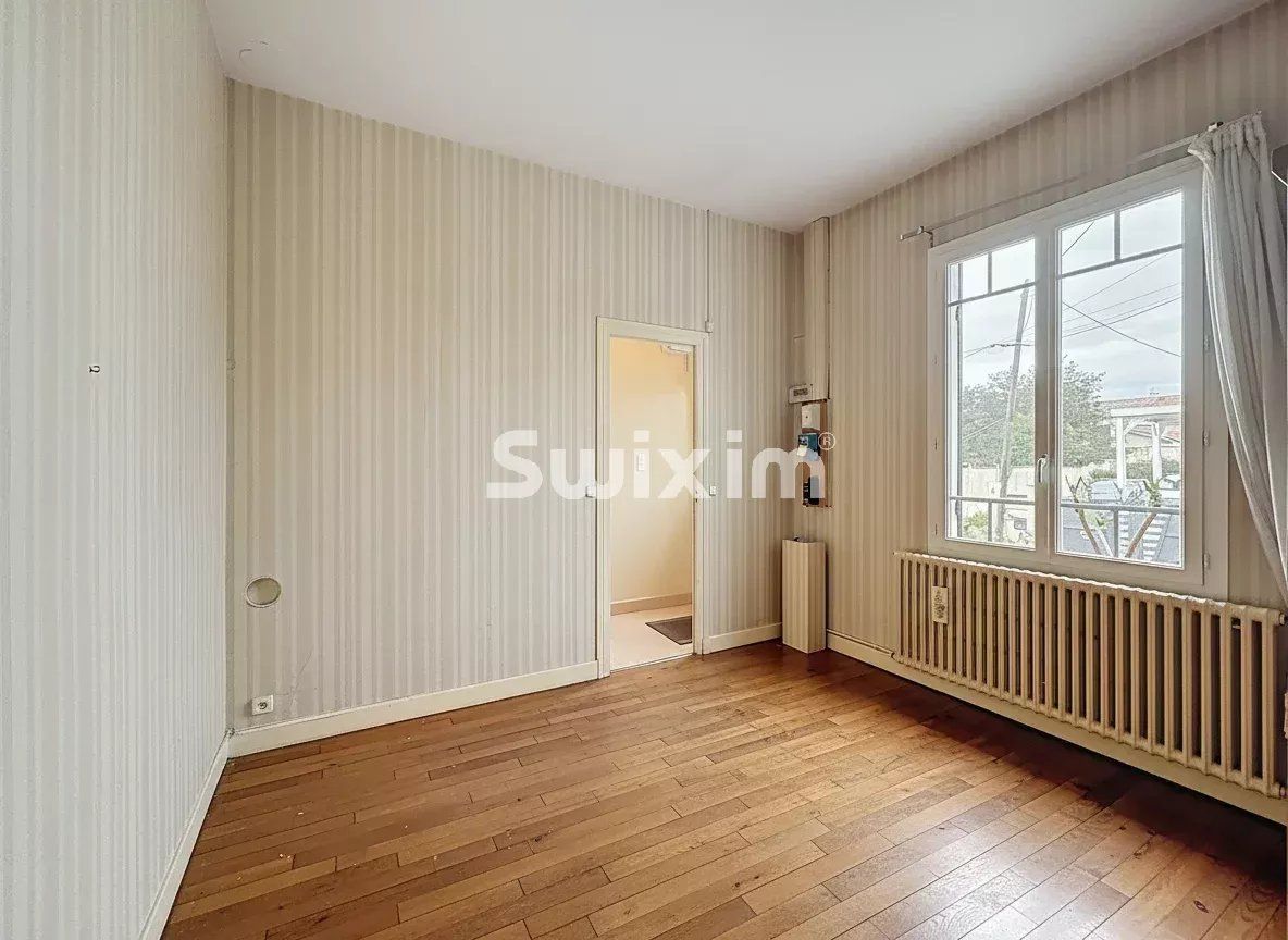 house 5 Rooms for sale on Pessac (33600)