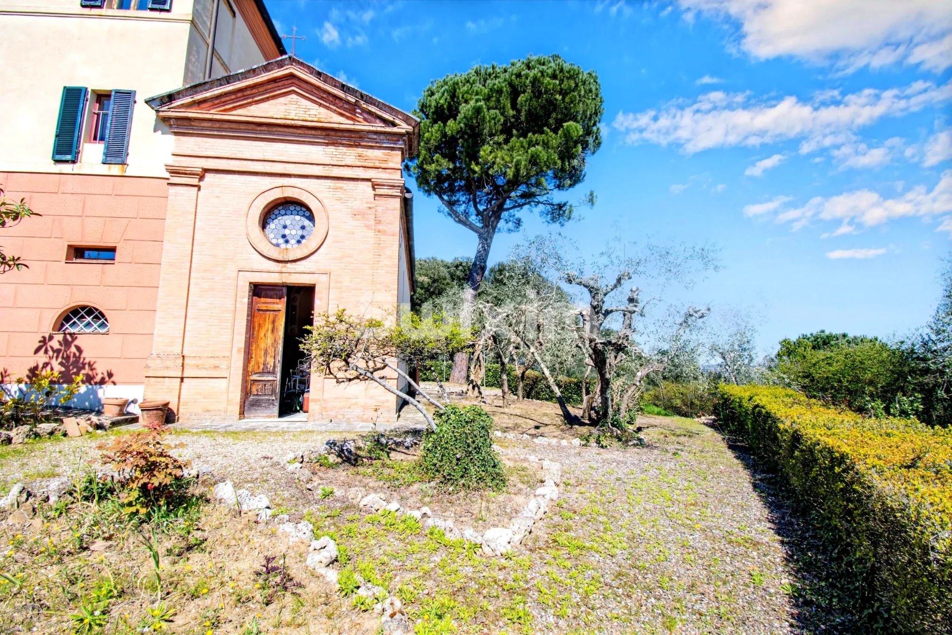 apartment 4 Rooms for sale on Siena (53100)