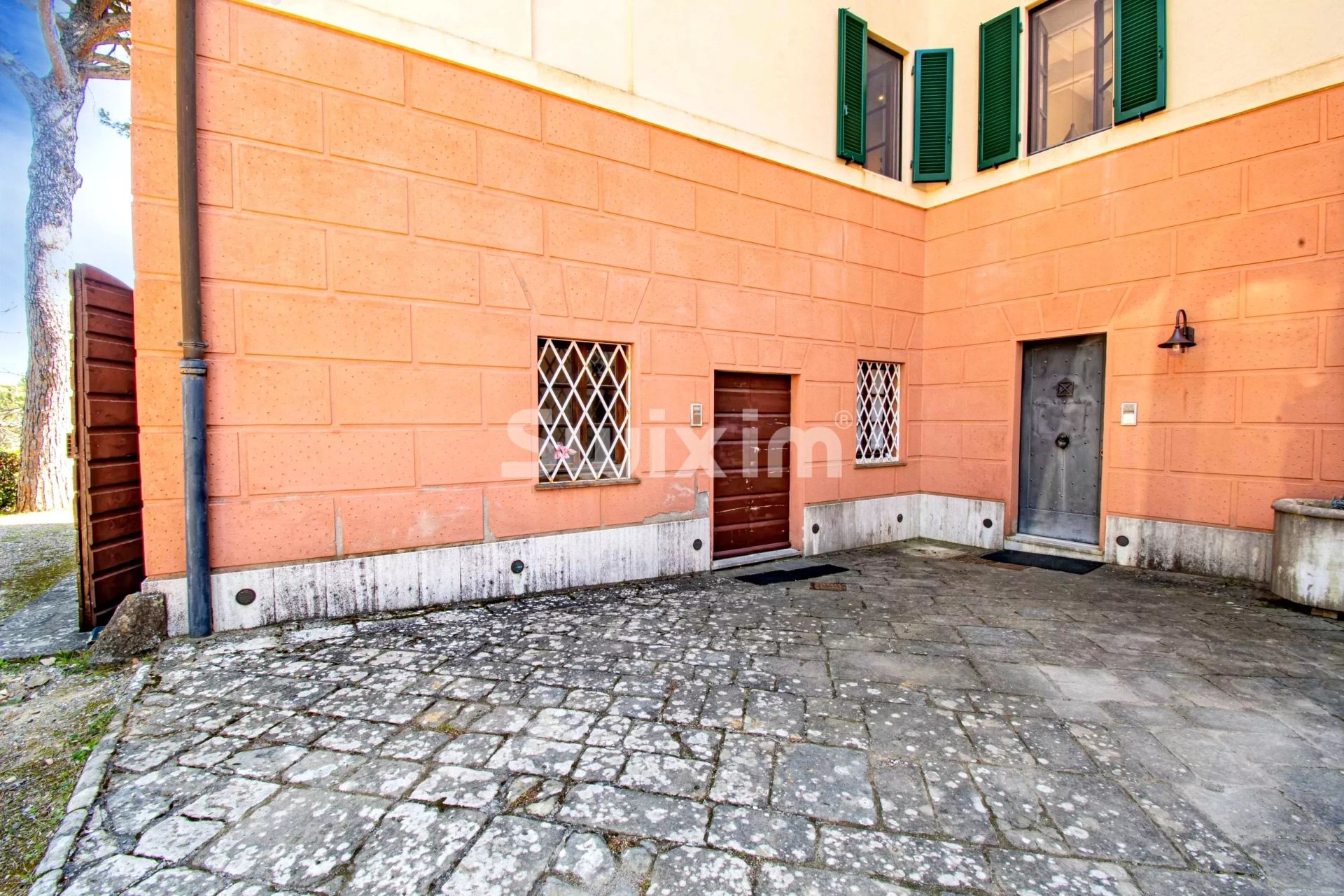 apartment 4 Rooms for sale on Siena (53100)