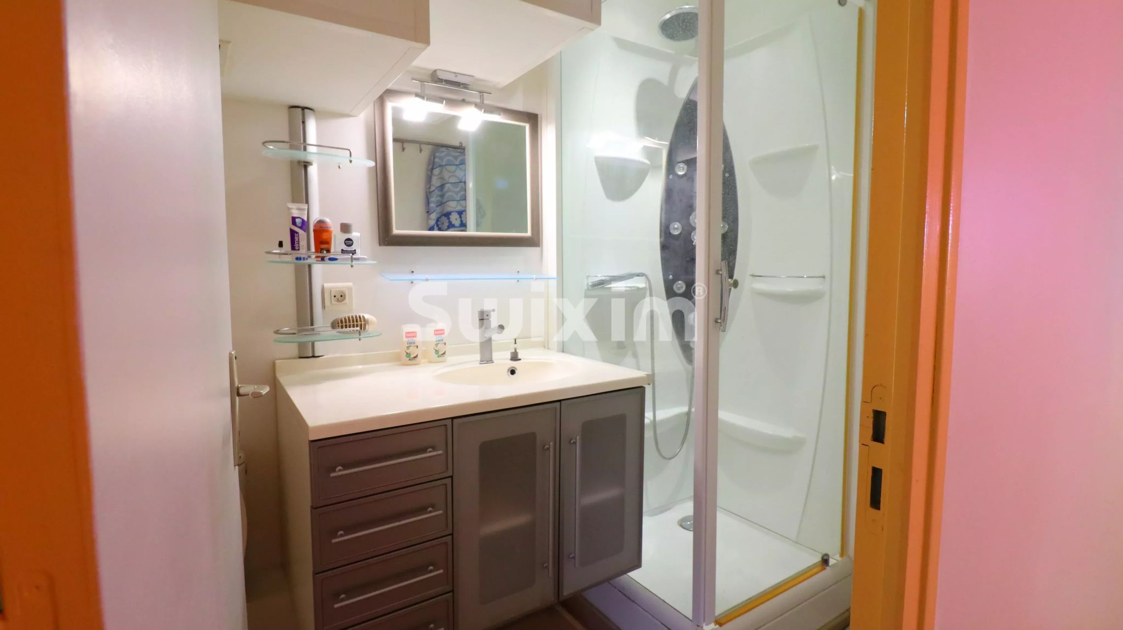 apartment 2 Rooms for sale on Aix-en-Provence (13100)