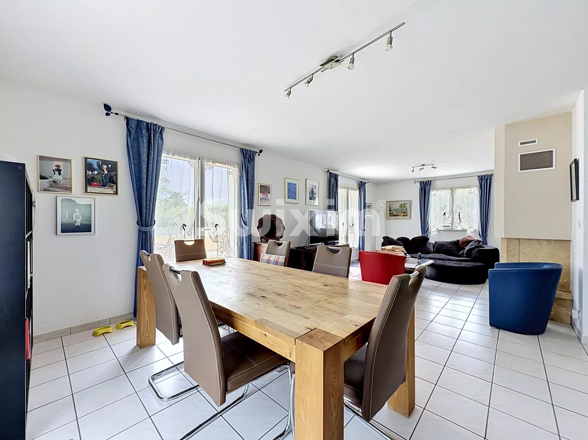 house 8 Rooms for sale on Ségny (01170)