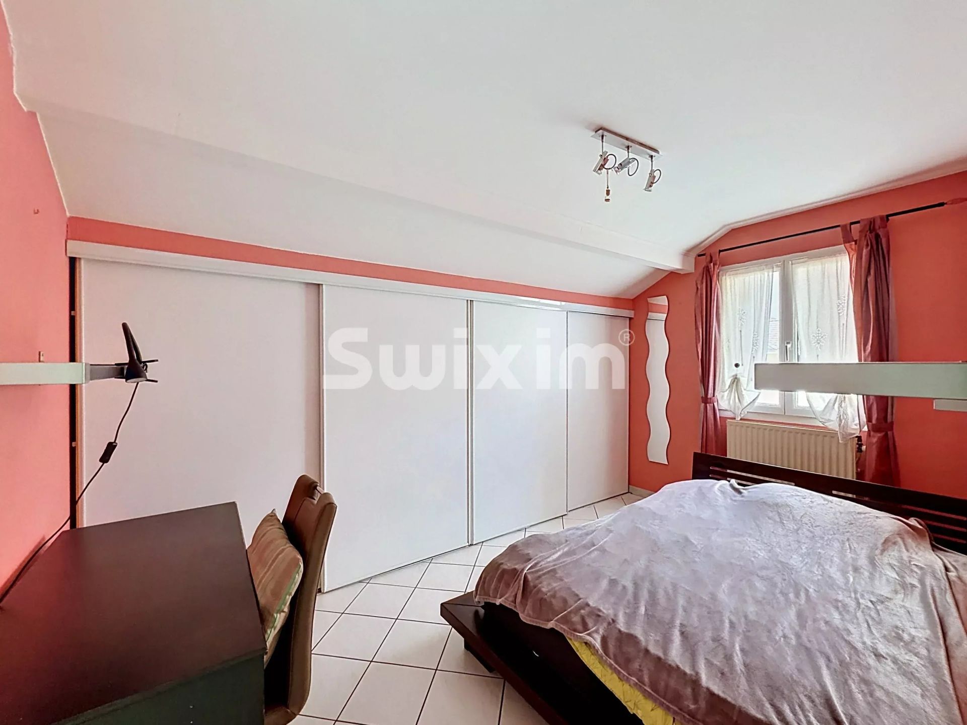 house 8 Rooms for sale on Ségny (01170)