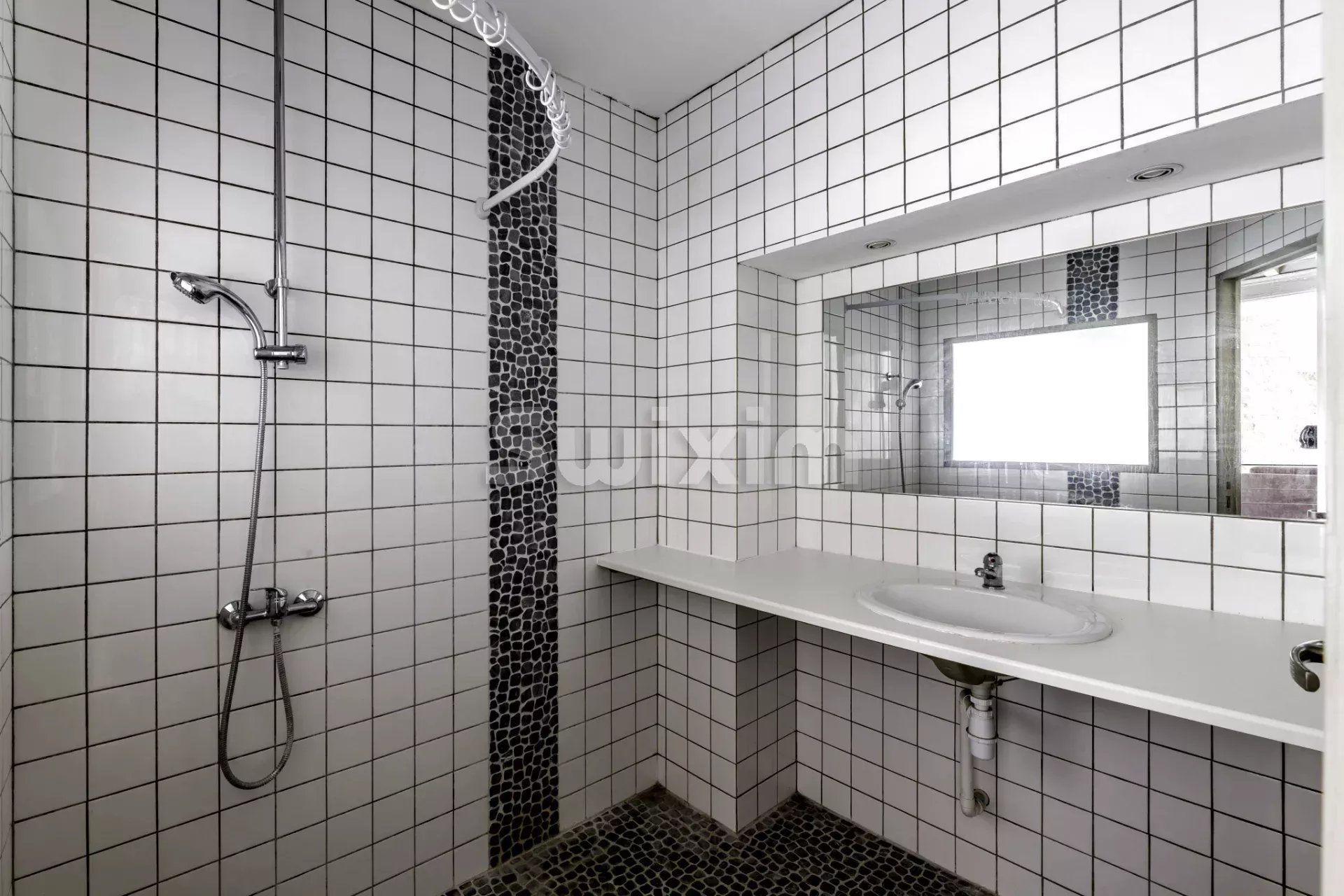 edificio en venta en Uzès (30700)