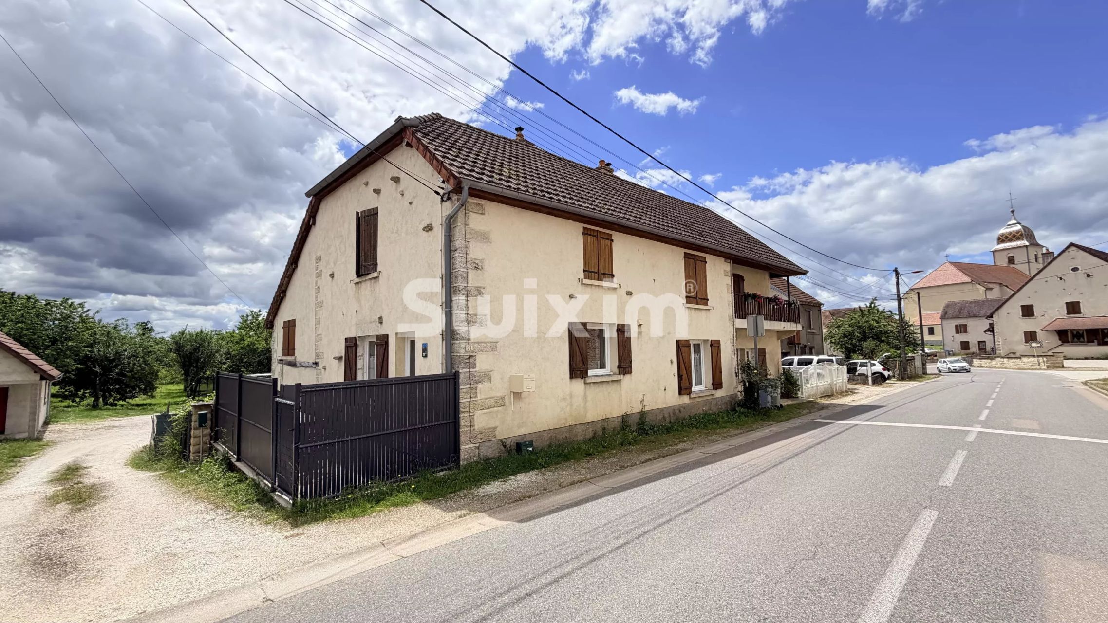 immobile 14 Camere in vendita su Moissey (39290)