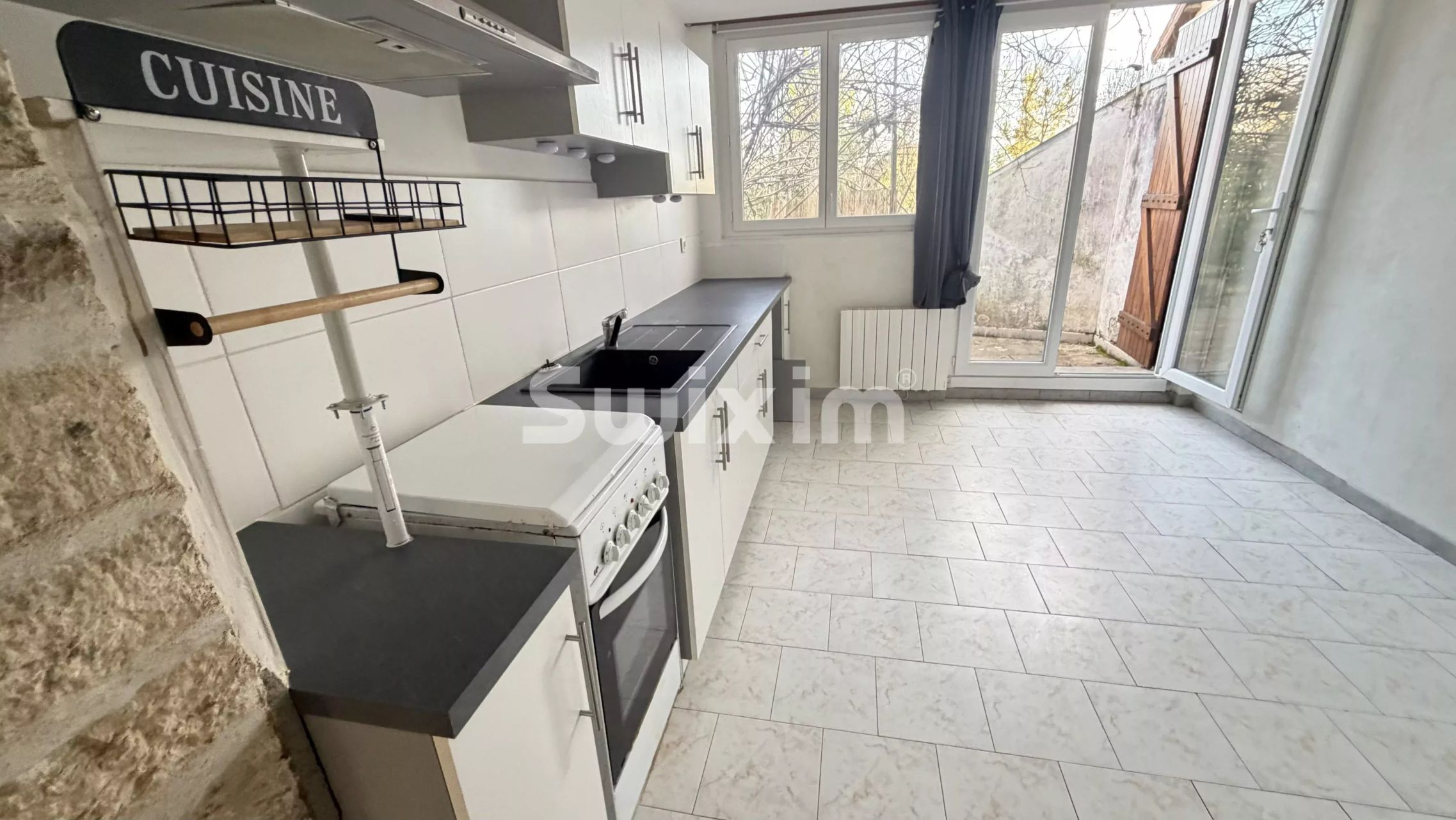 edificio 14 Salas en venta en Moissey (39290)