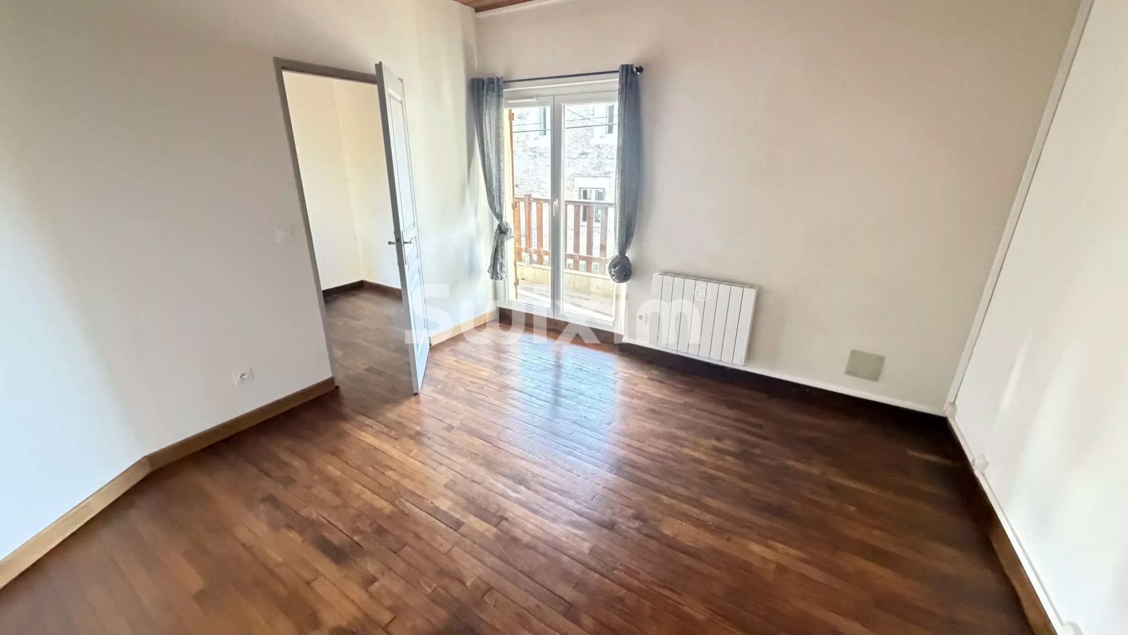 edificio 14 Salas en venta en Moissey (39290)