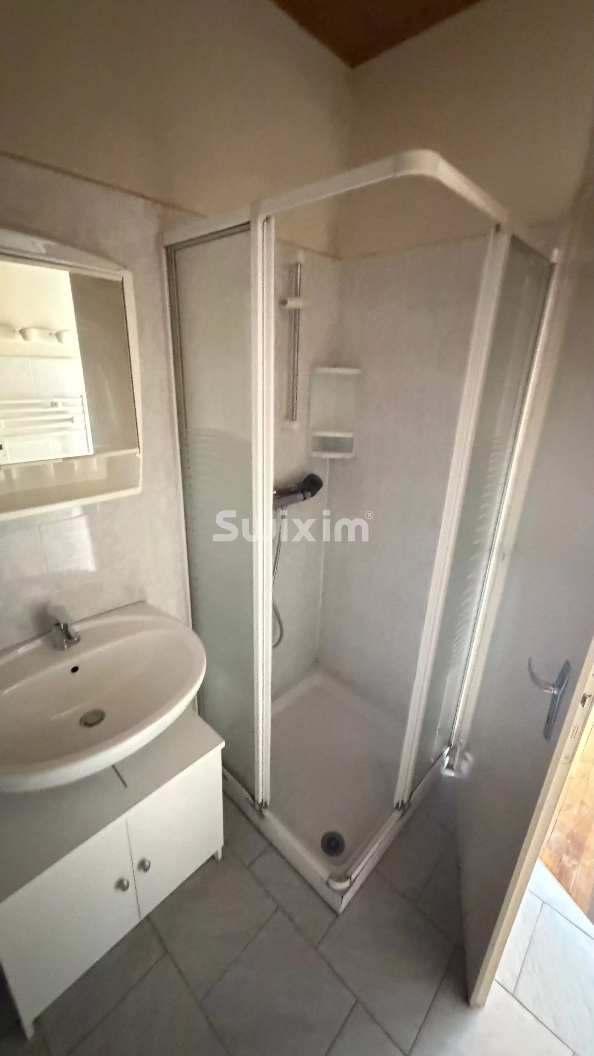 edificio 14 Salas en venta en Moissey (39290)