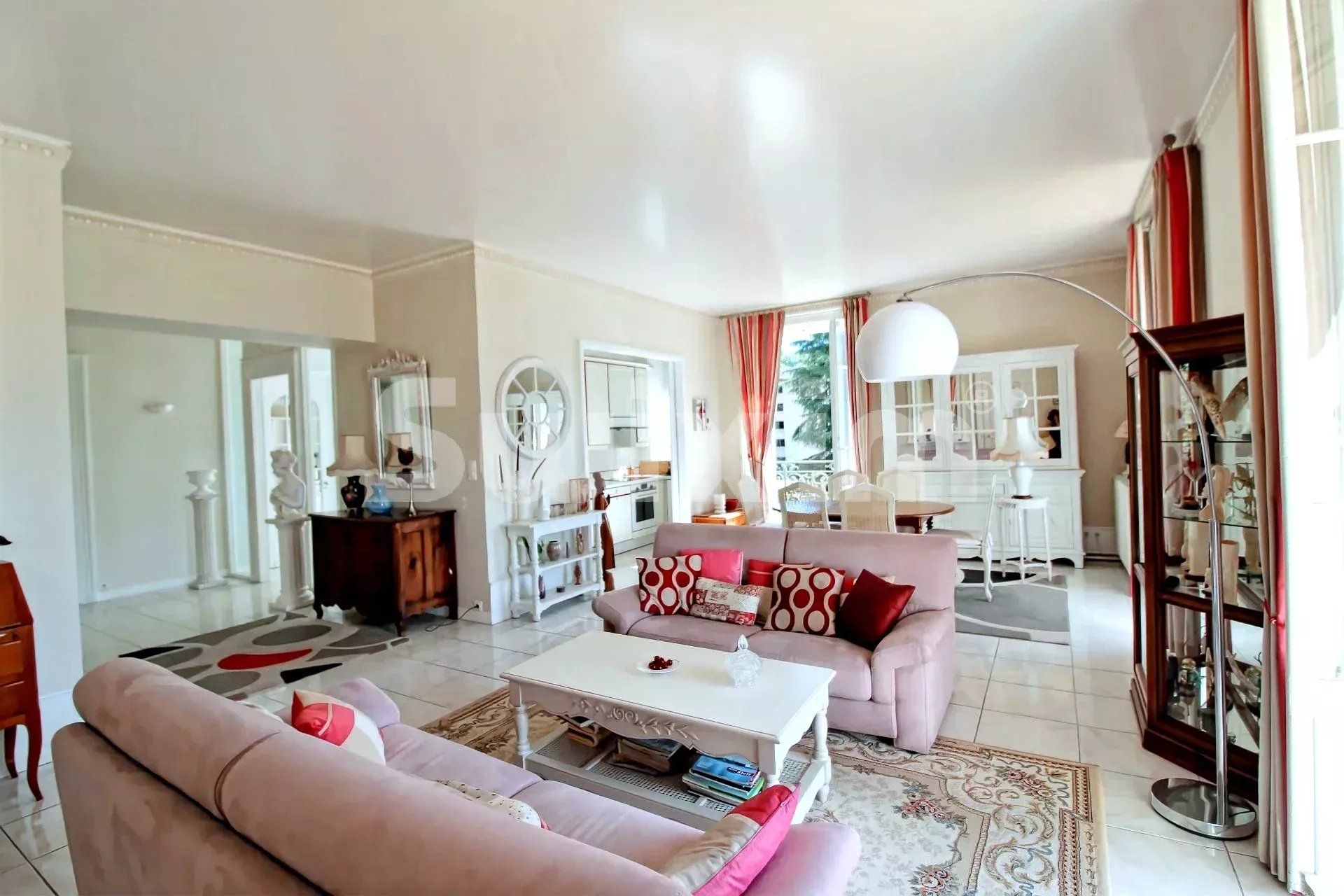 apartment 4 Rooms for sale on Aix-les-Bains (73100)