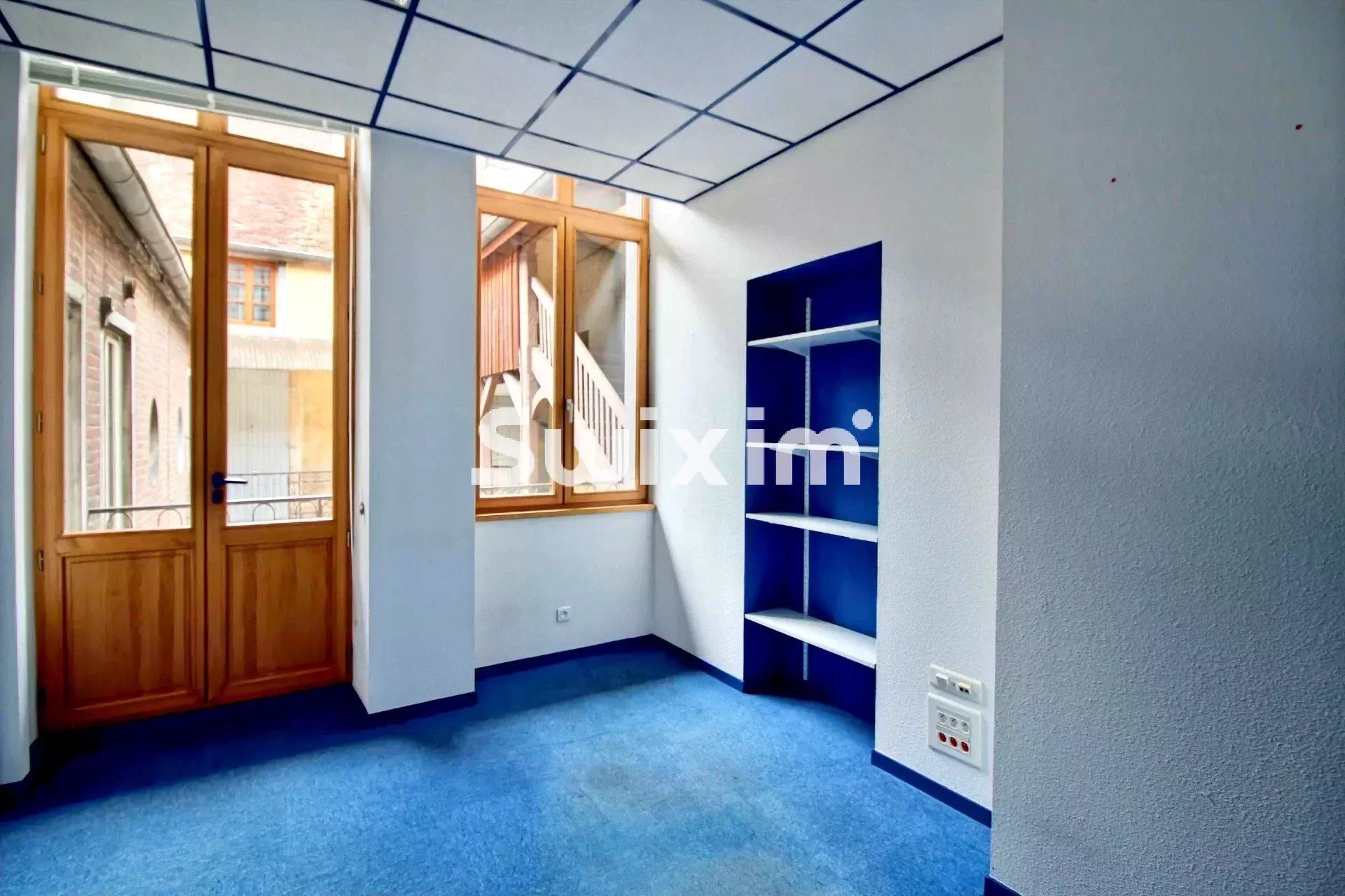 edificio 3 Salas en venta en Lons-le-Saunier (39000)