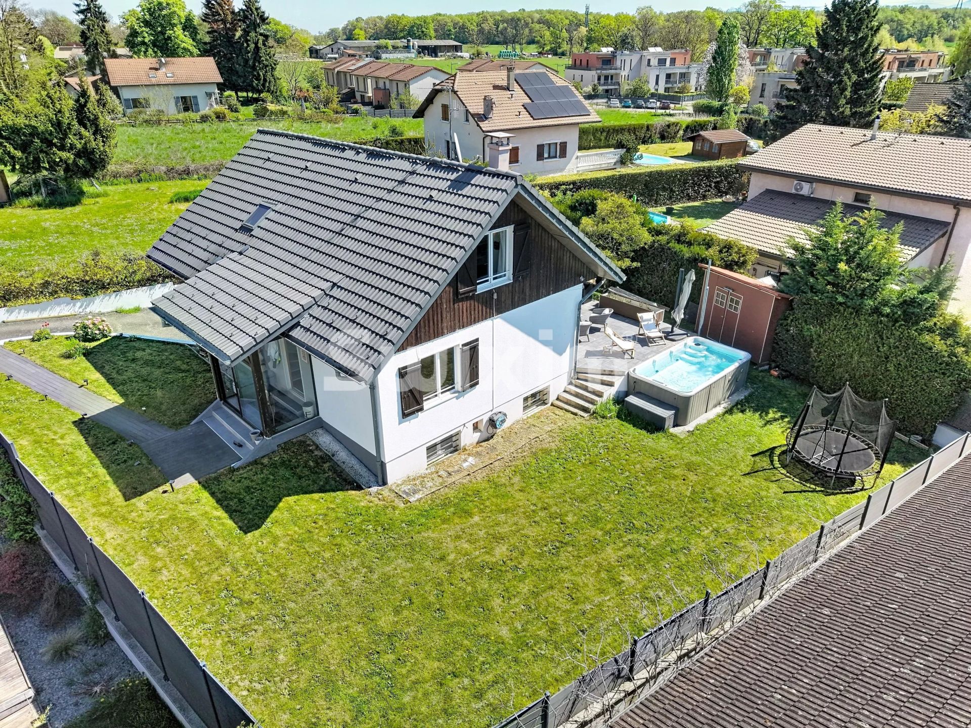 casa 7 Camere in vendita su Ornex (01210)