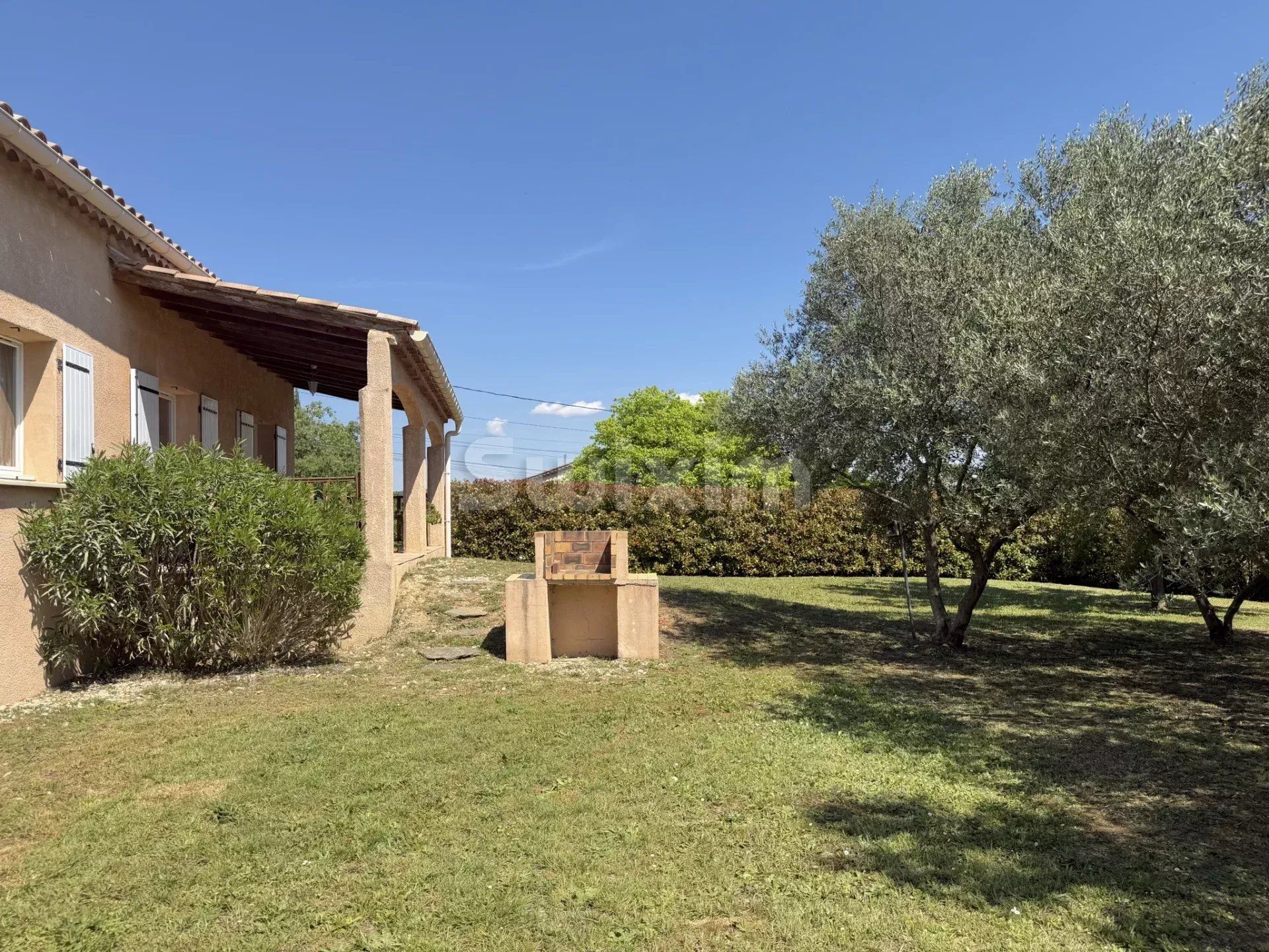 villa 6 Camere in vendita su Alès (30100)