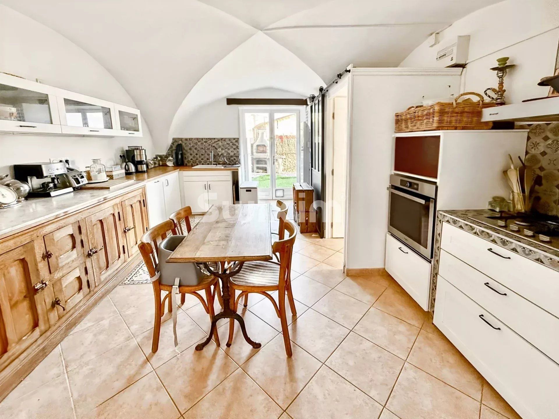 house 9 Rooms for sale on Saint-Marcel-lès-Sauzet (26740)