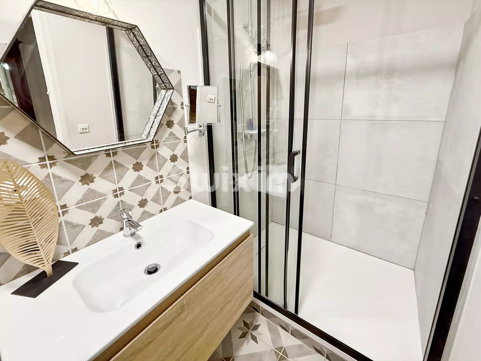 house 9 Rooms for sale on Saint-Marcel-lès-Sauzet (26740)