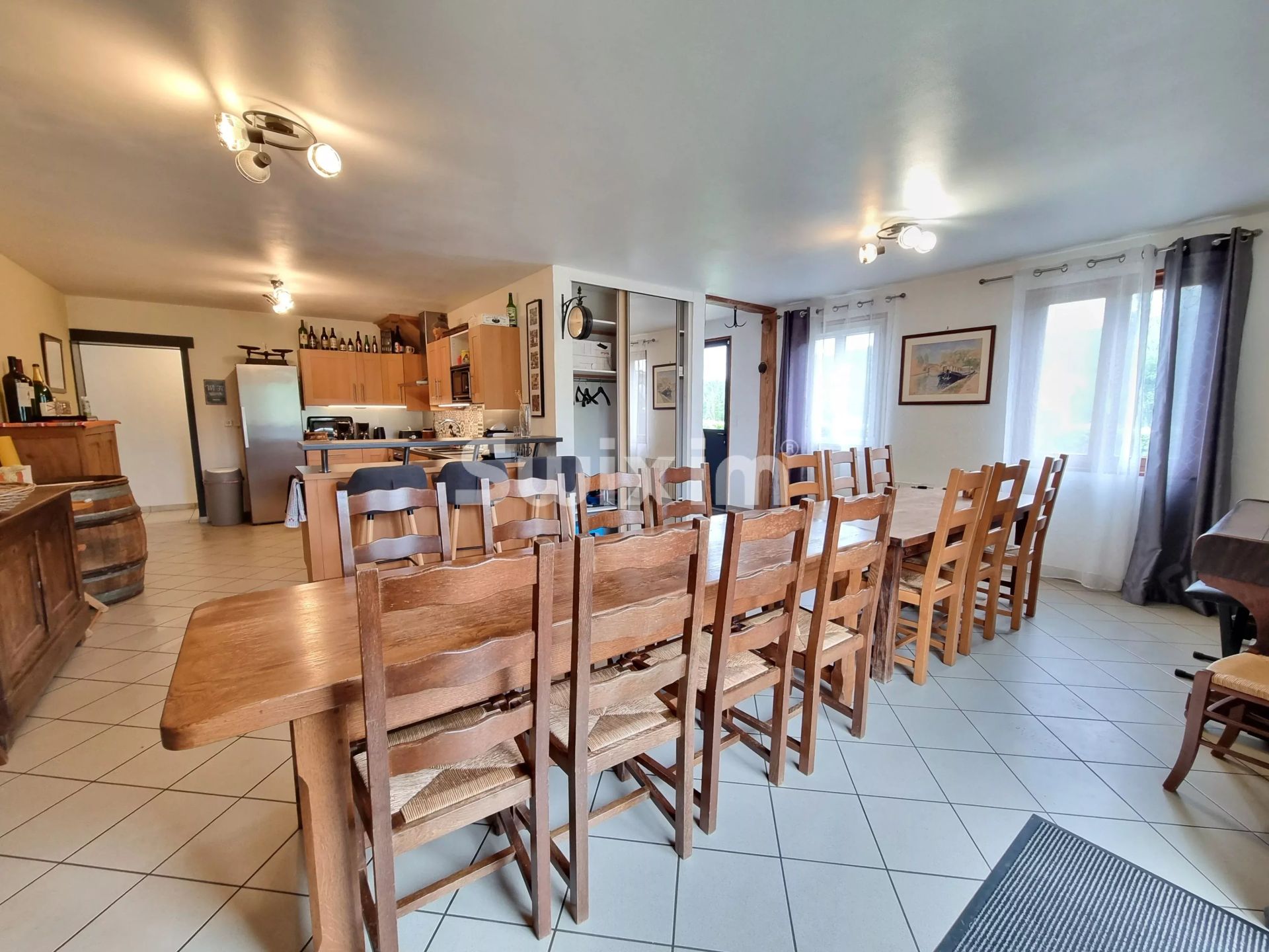 property 12 Rooms for sale on Chevroches (58500)