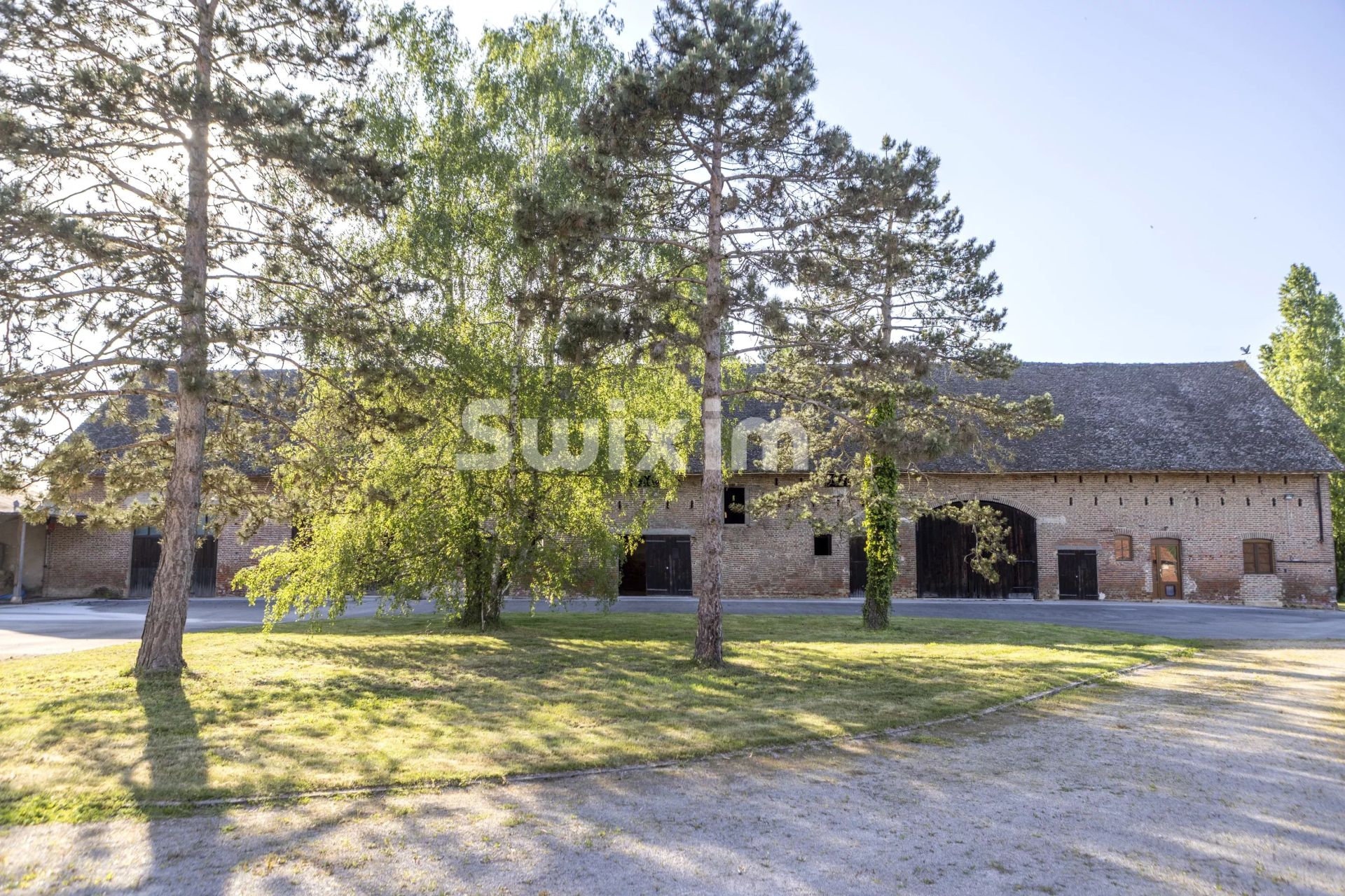 proprietà 9 Camere in vendita su Toutenant (71350)
