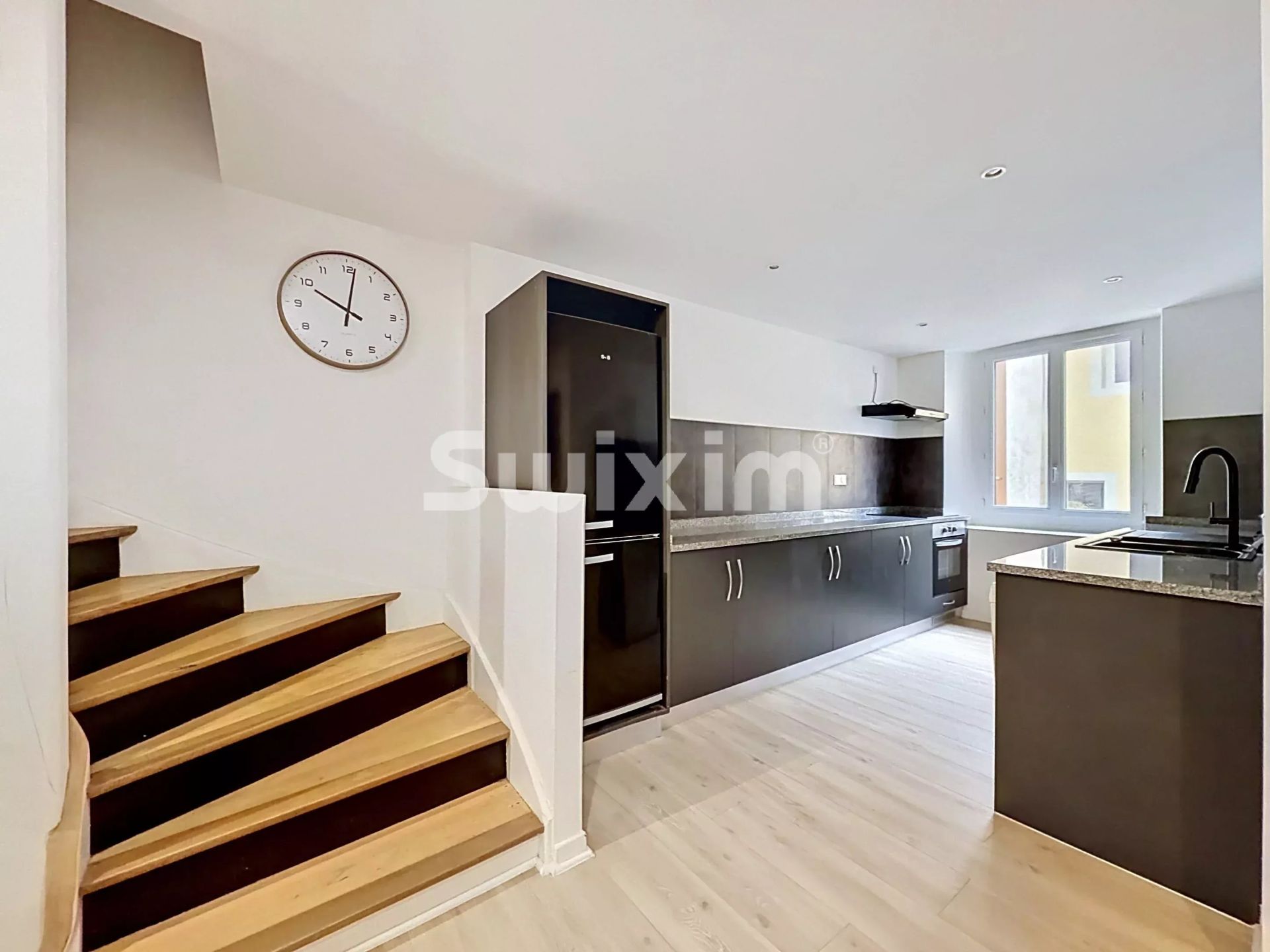 apartment 5 Rooms for sale on Gex (01170)