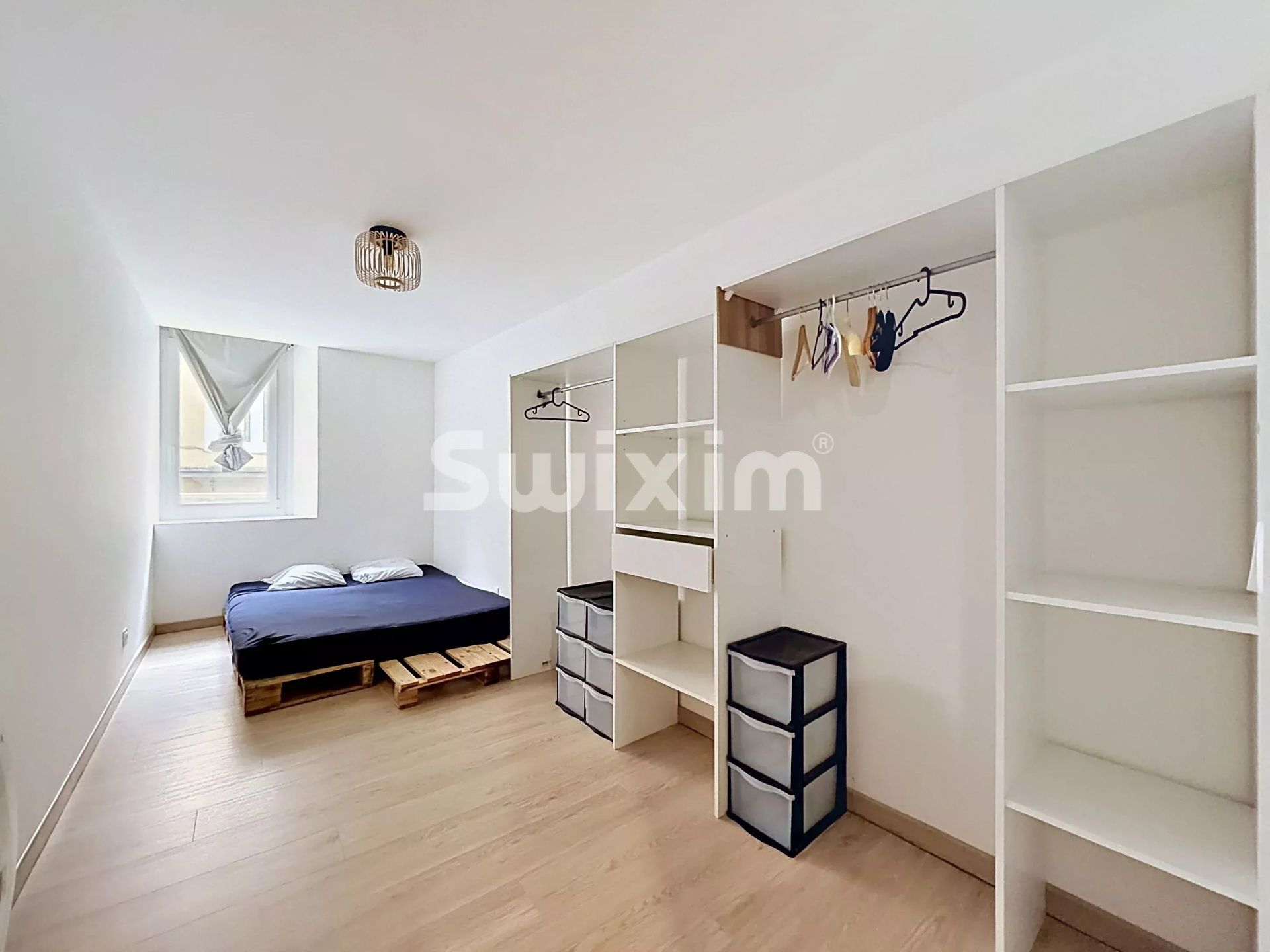 apartment 5 Rooms for sale on Gex (01170)