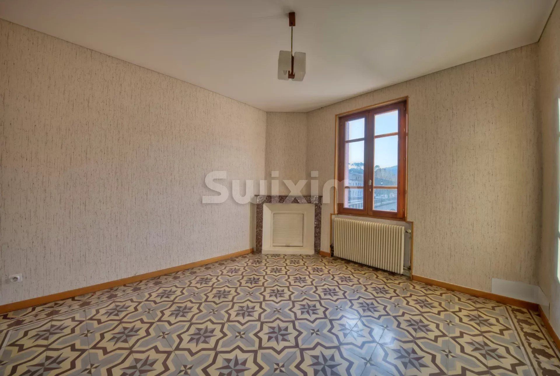 casa 11 Quartos para venda sobre Le Collet-de-Dèze (48160)