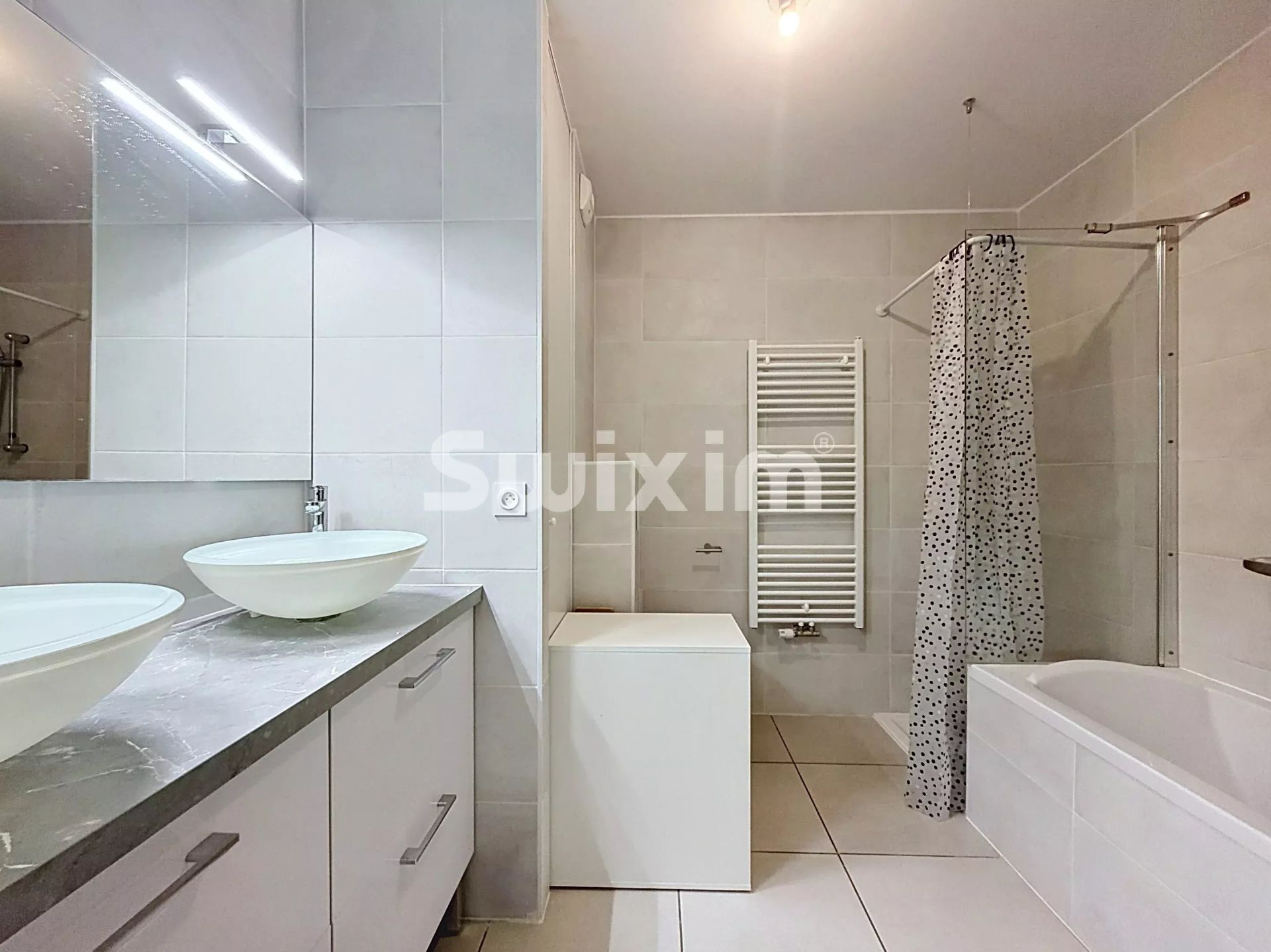 apartment 4 Rooms for sale on Divonne-les-Bains (01220)