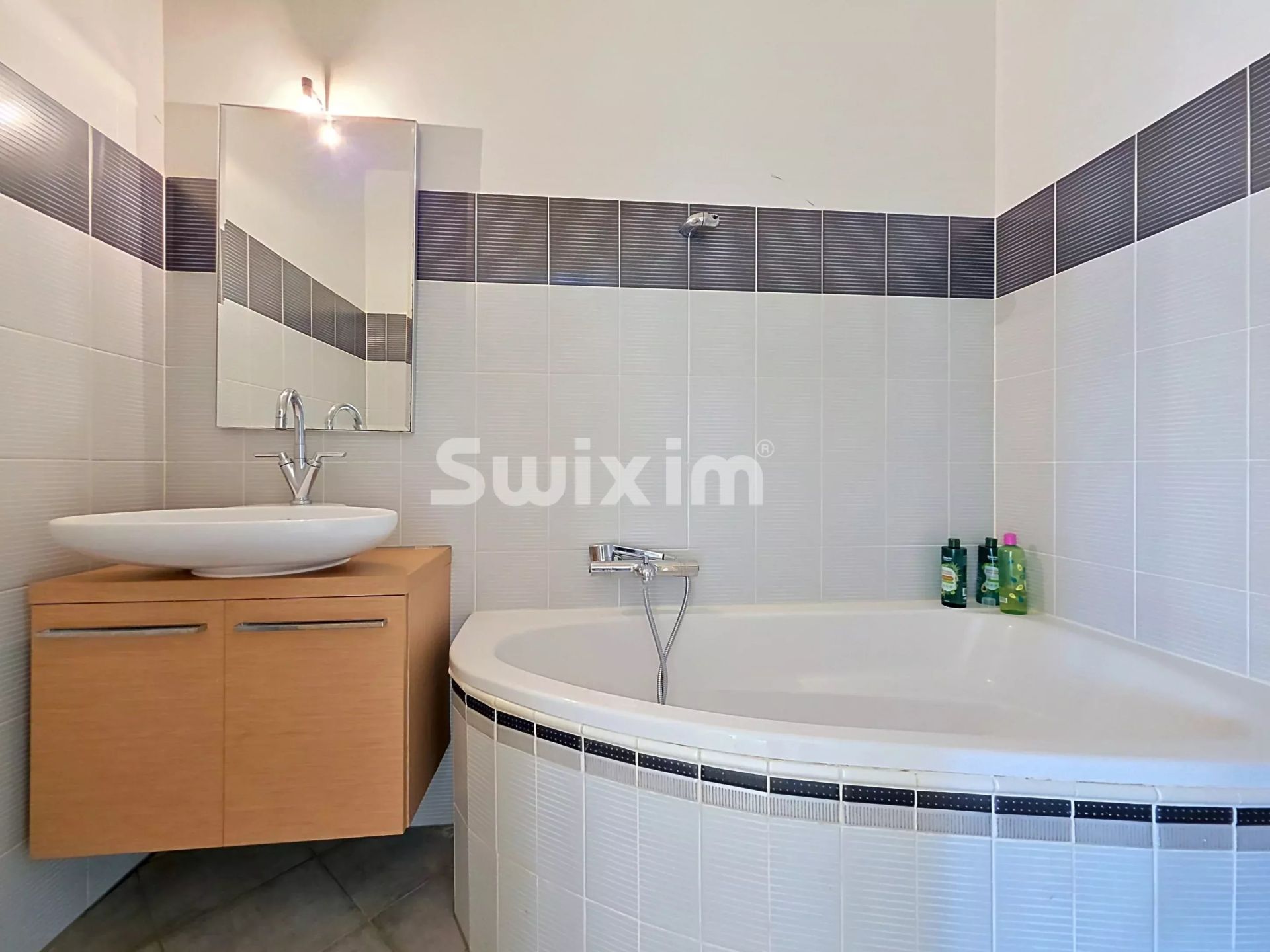 villa 8 Salas en alquiler en Vessy (1234)