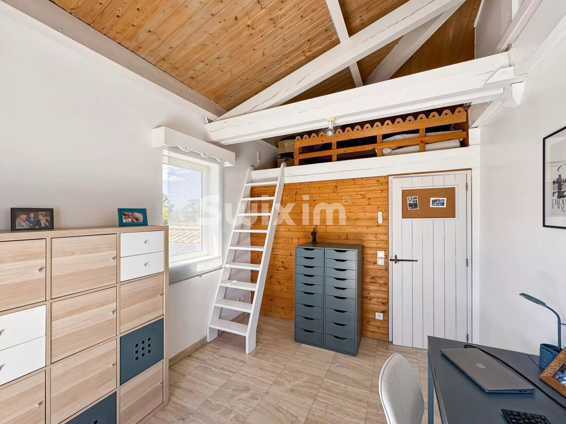 house 6 Rooms for sale on Montélimar (26200)