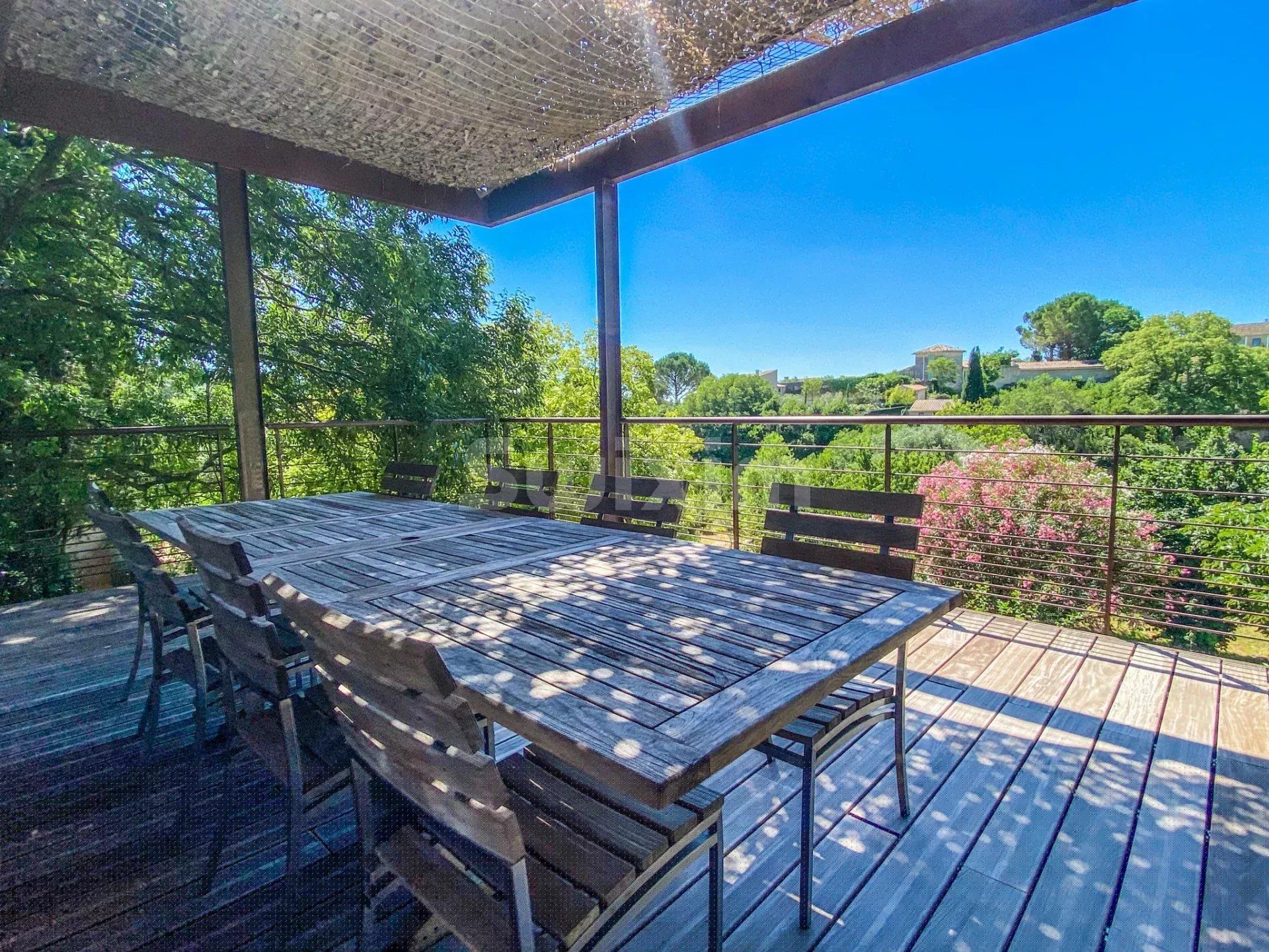 property 8 Rooms for sale on Uzès (30700)