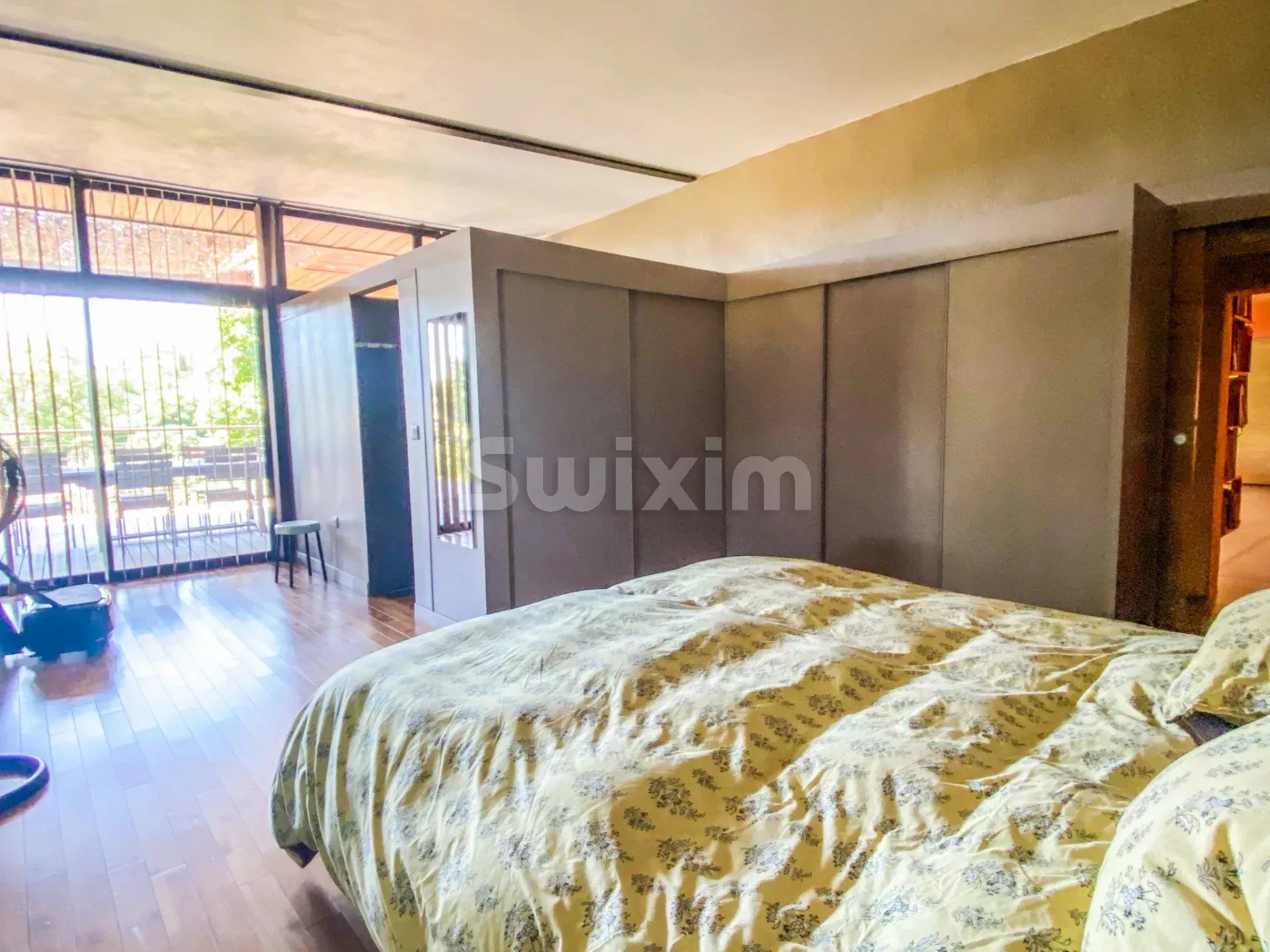 property 8 Rooms for sale on Uzès (30700)