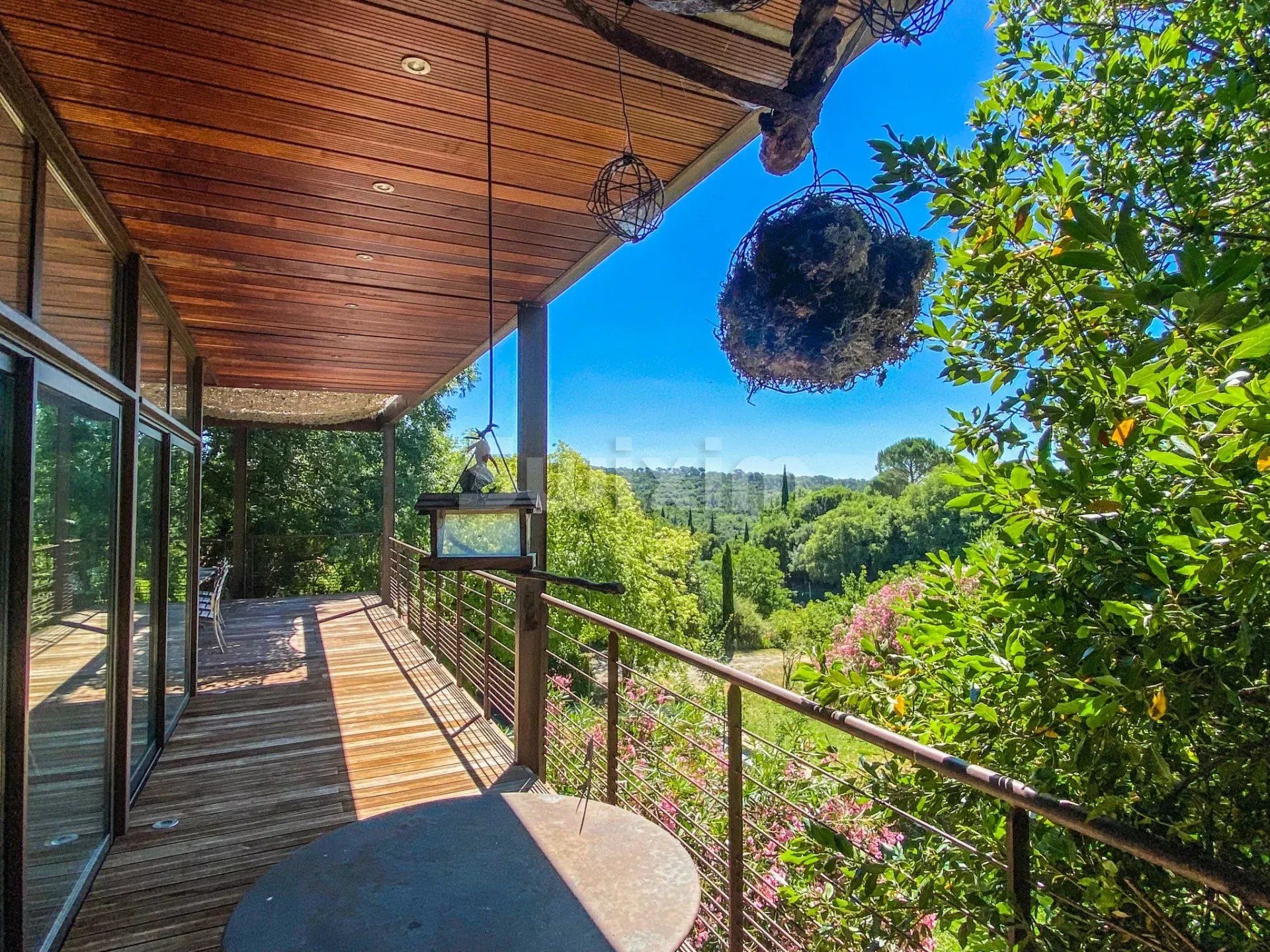 property 8 Rooms for sale on Uzès (30700)