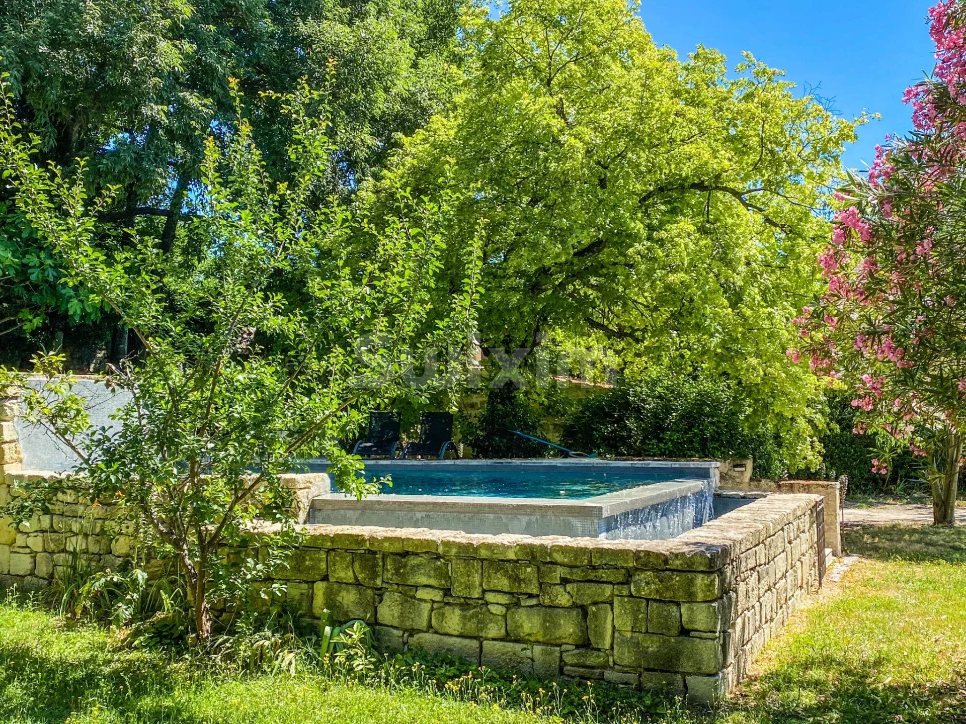 property 8 Rooms for sale on Uzès (30700)