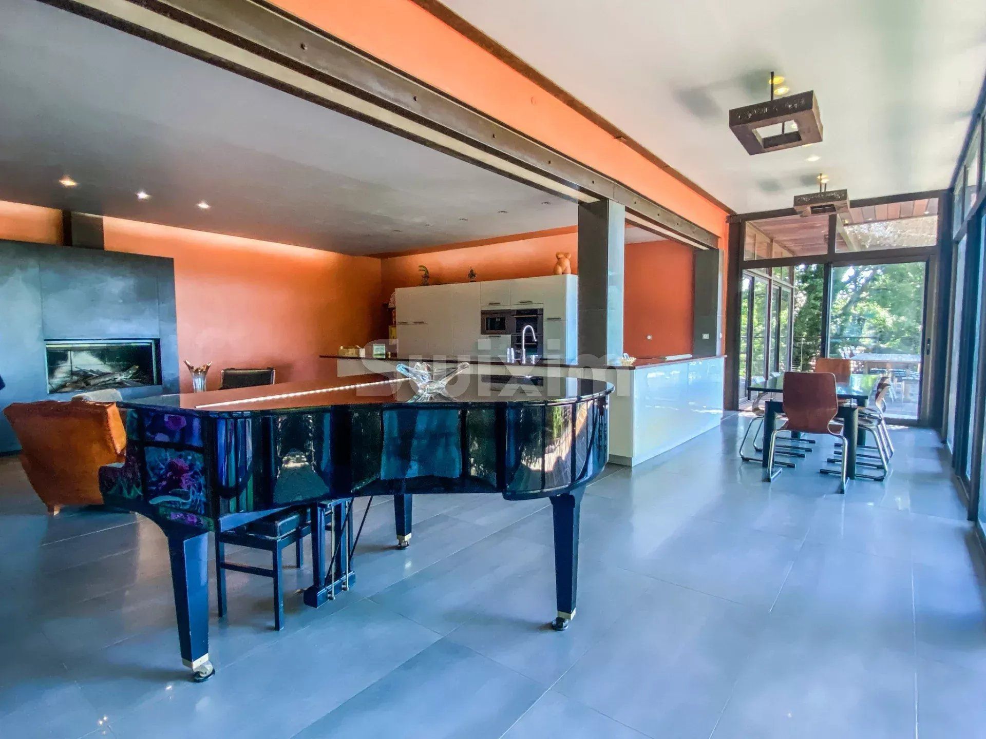 property 8 Rooms for sale on Uzès (30700)