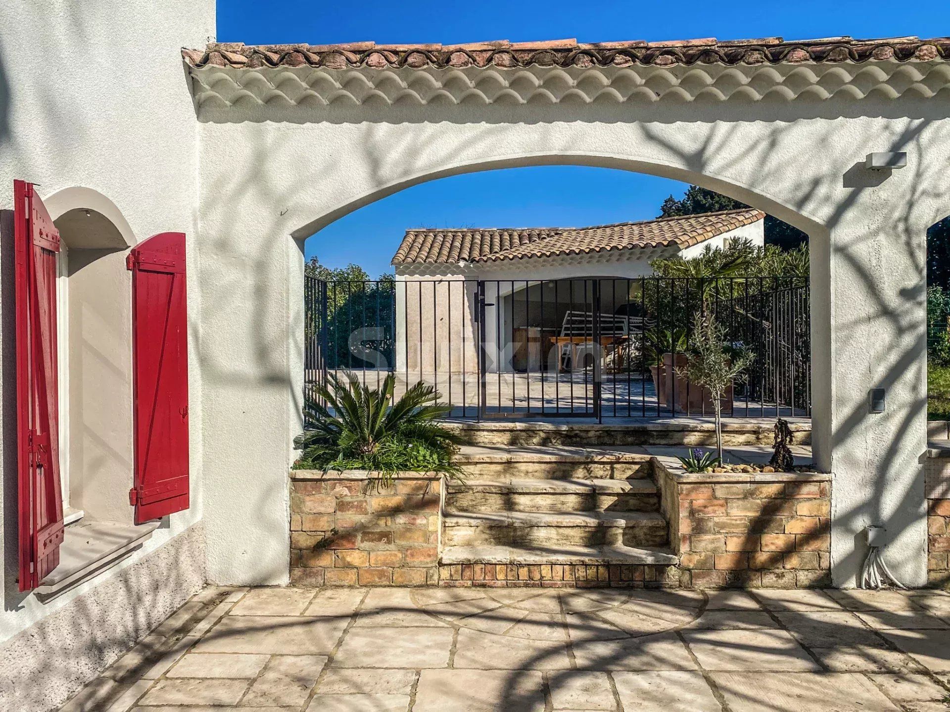 villa 7 Quartos para venda sobre Sernhac (30210)